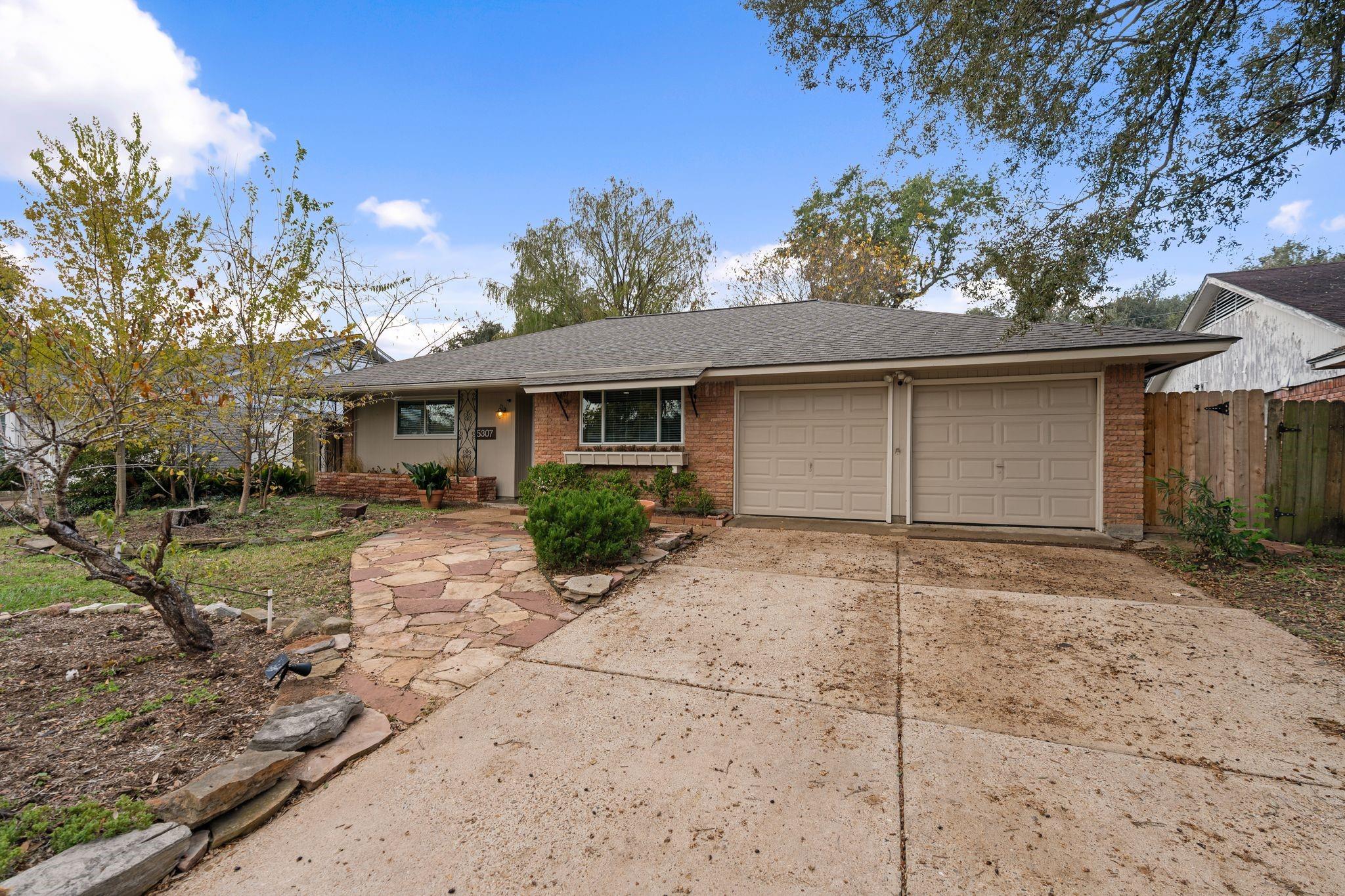 5307 Poinciana Drive