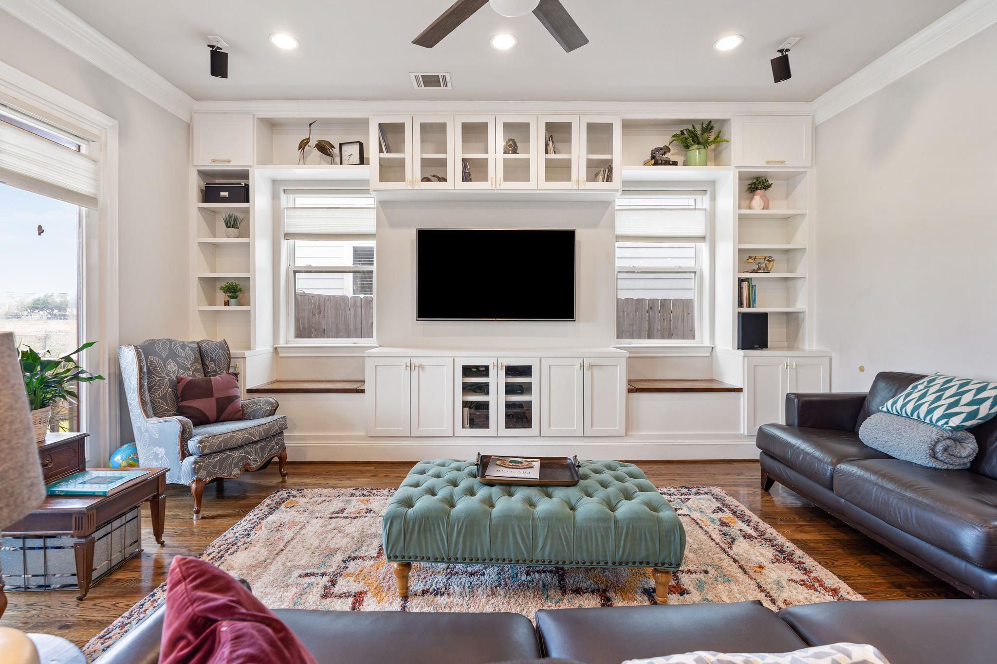 8710 Emnora Lane