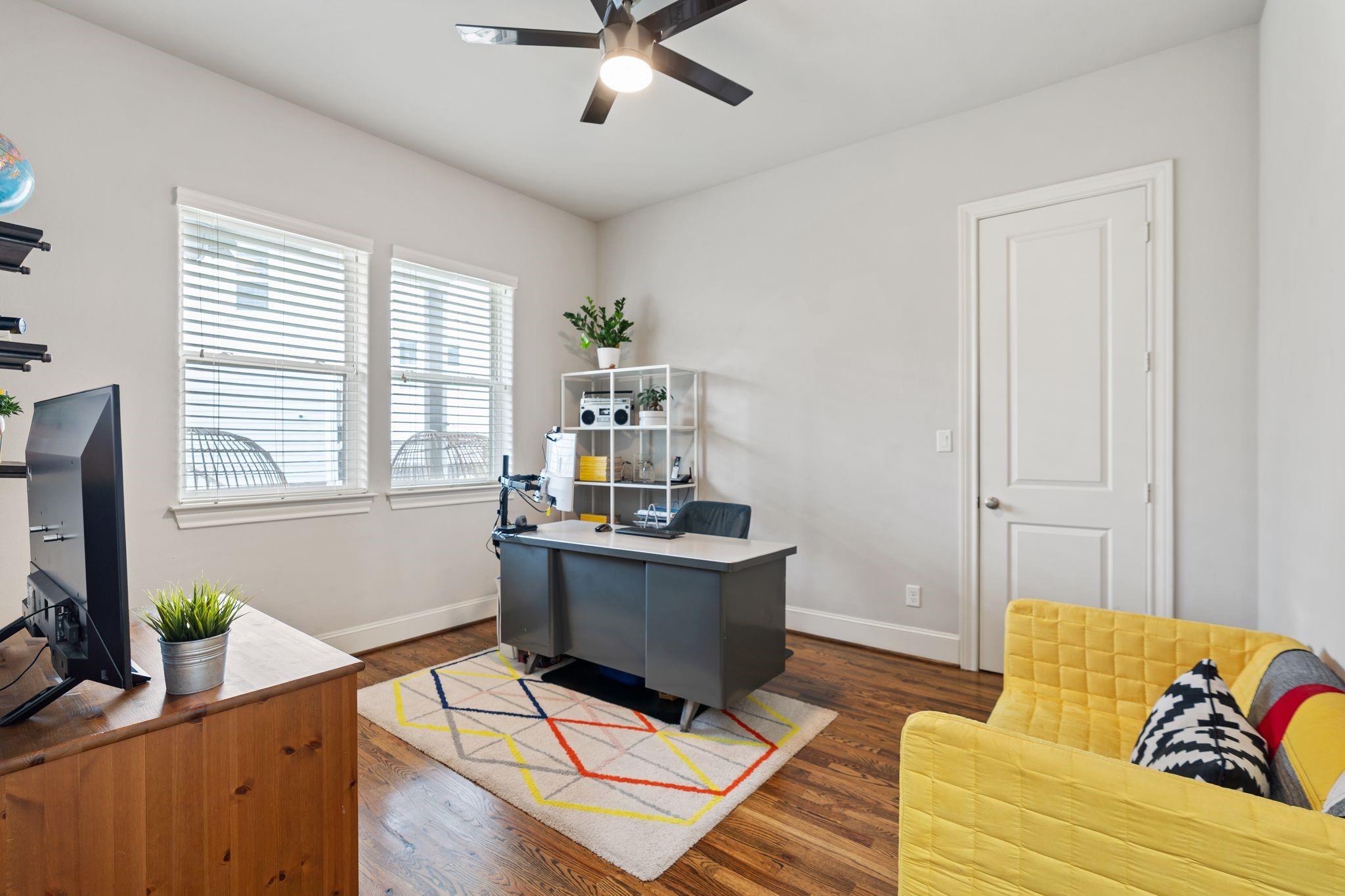 8710 Emnora Lane