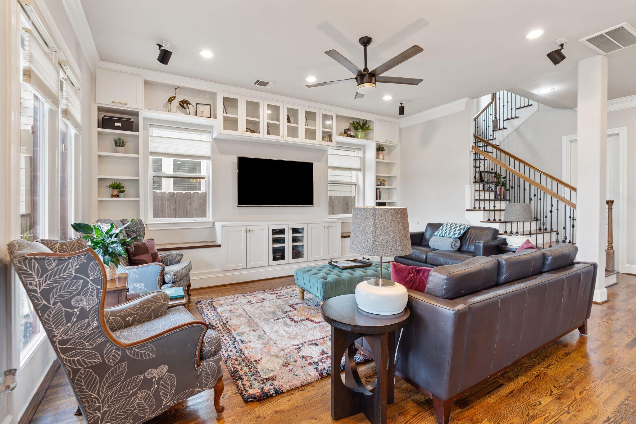8710 Emnora Lane