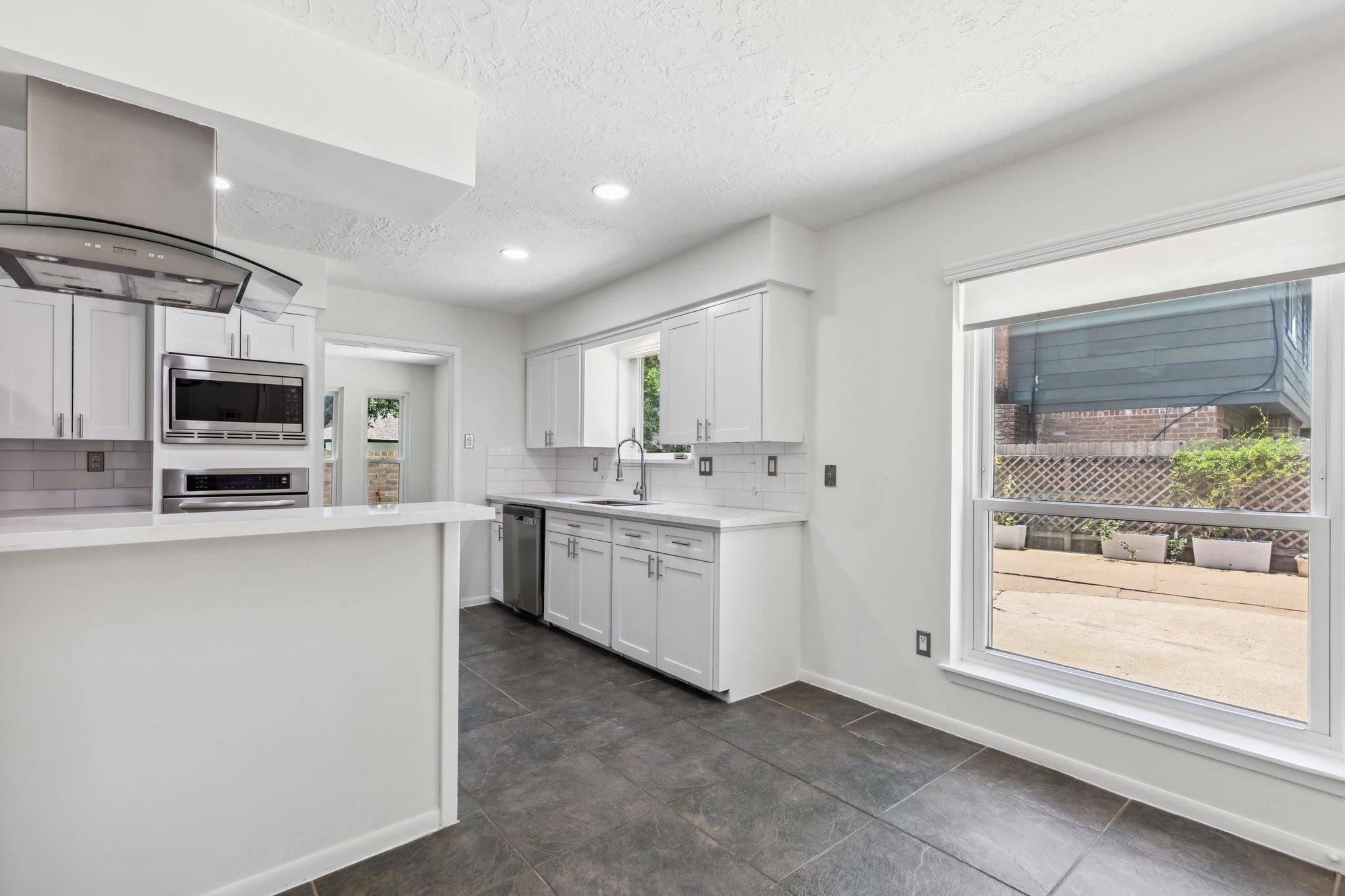 11406 Meadow Lake Drive