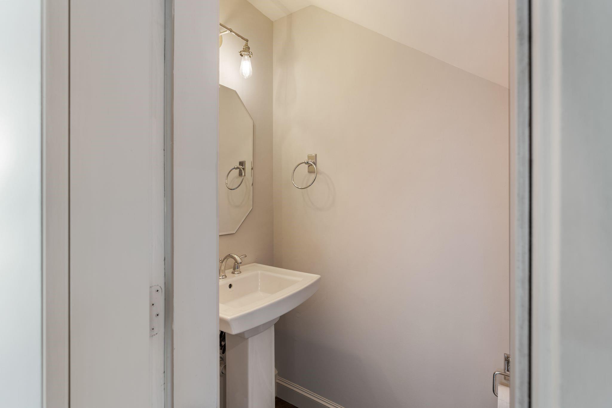 337 W 21st Street