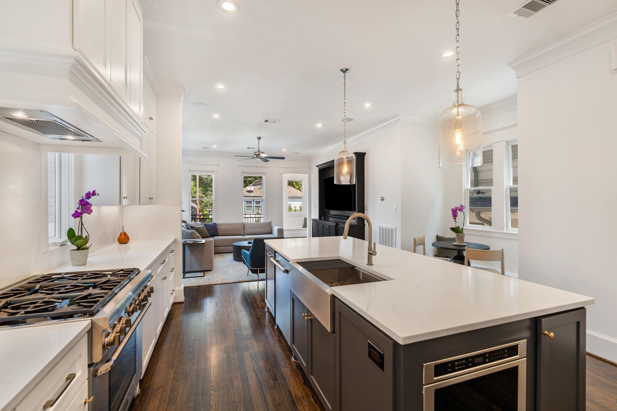337 W 21st Street