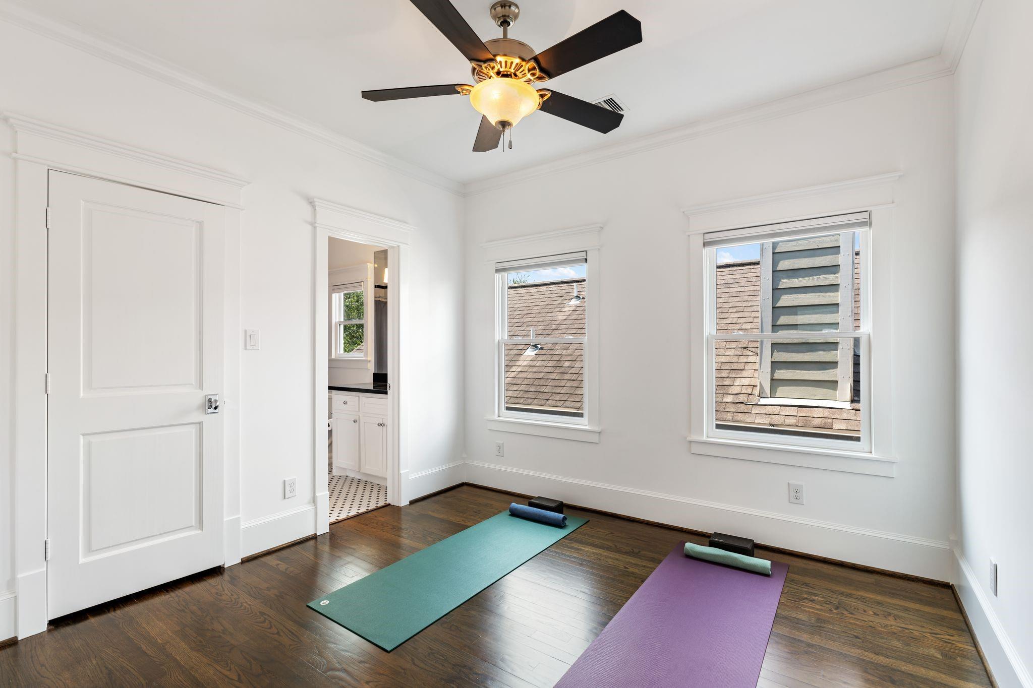 337 W 21st Street