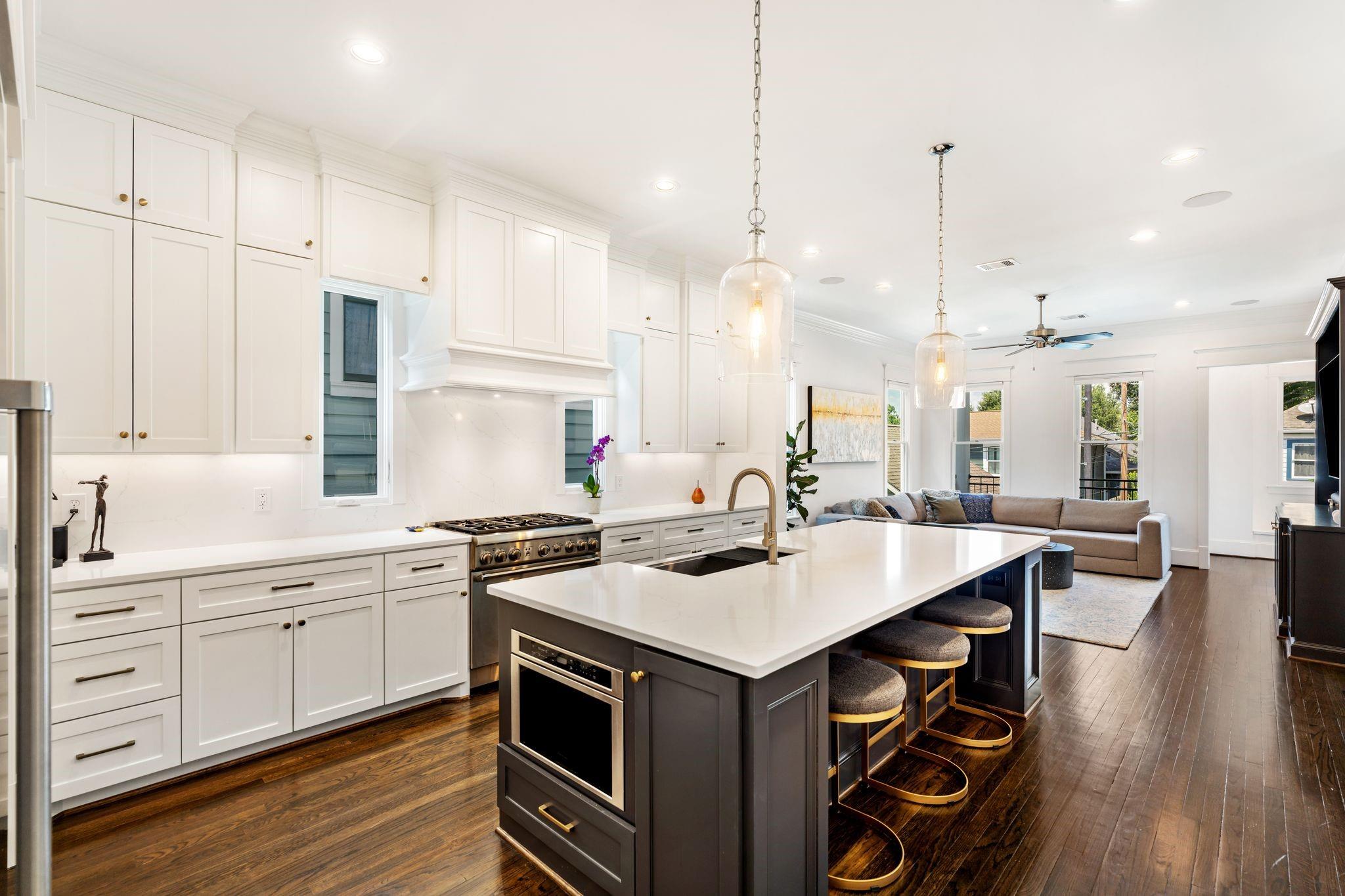 337 W 21st Street