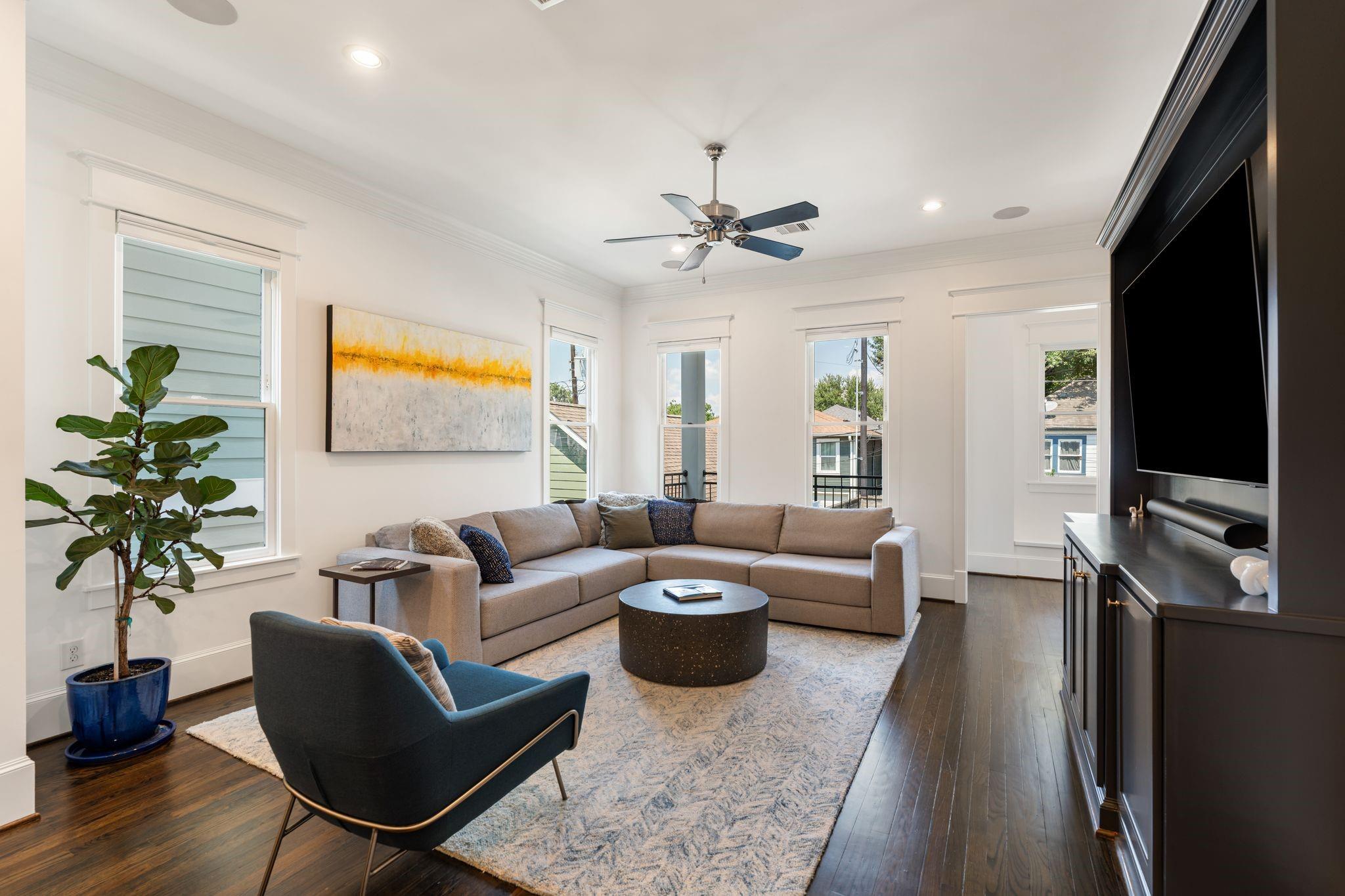 337 W 21st Street