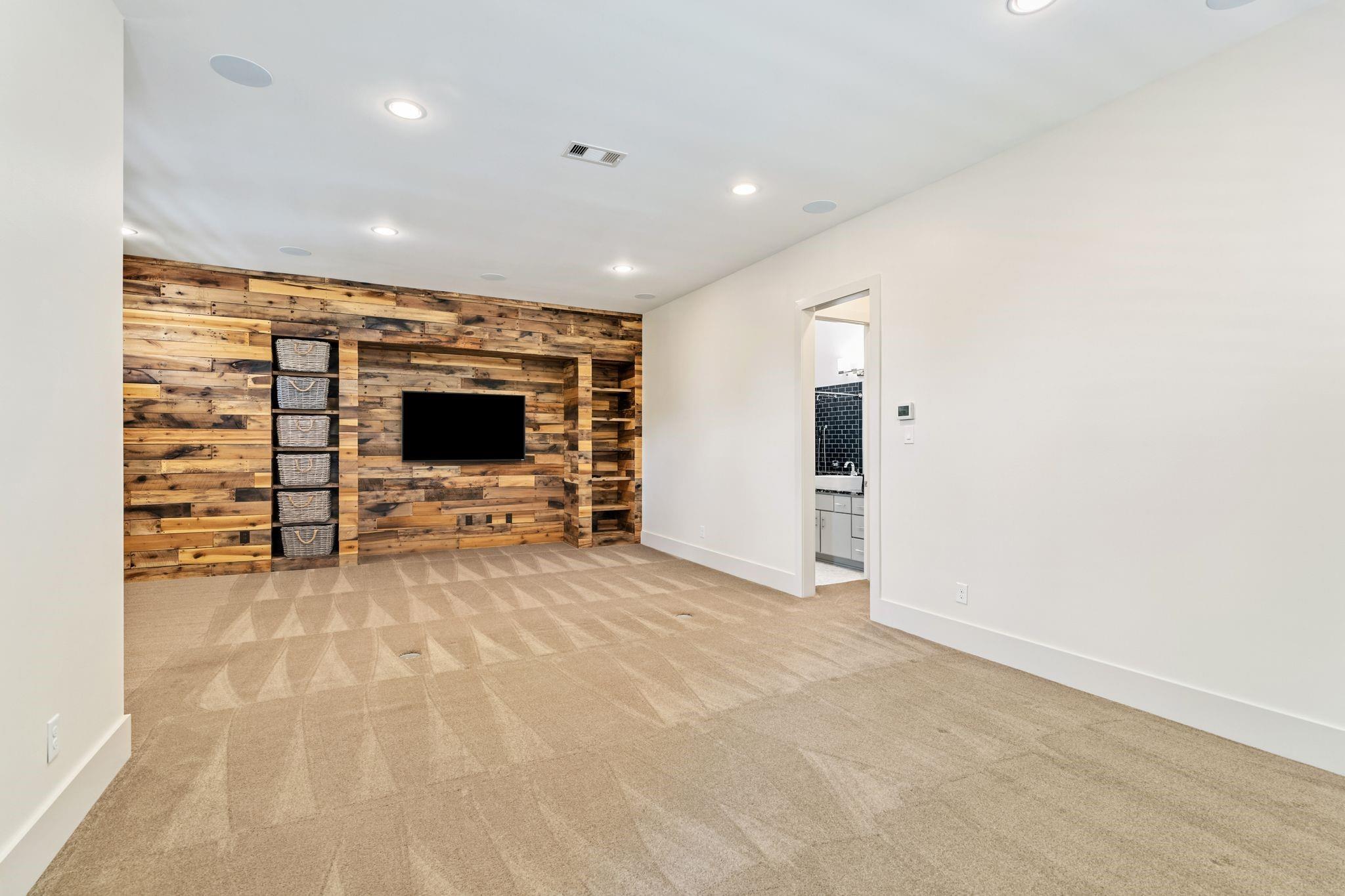 3610 Oak Forest Drive