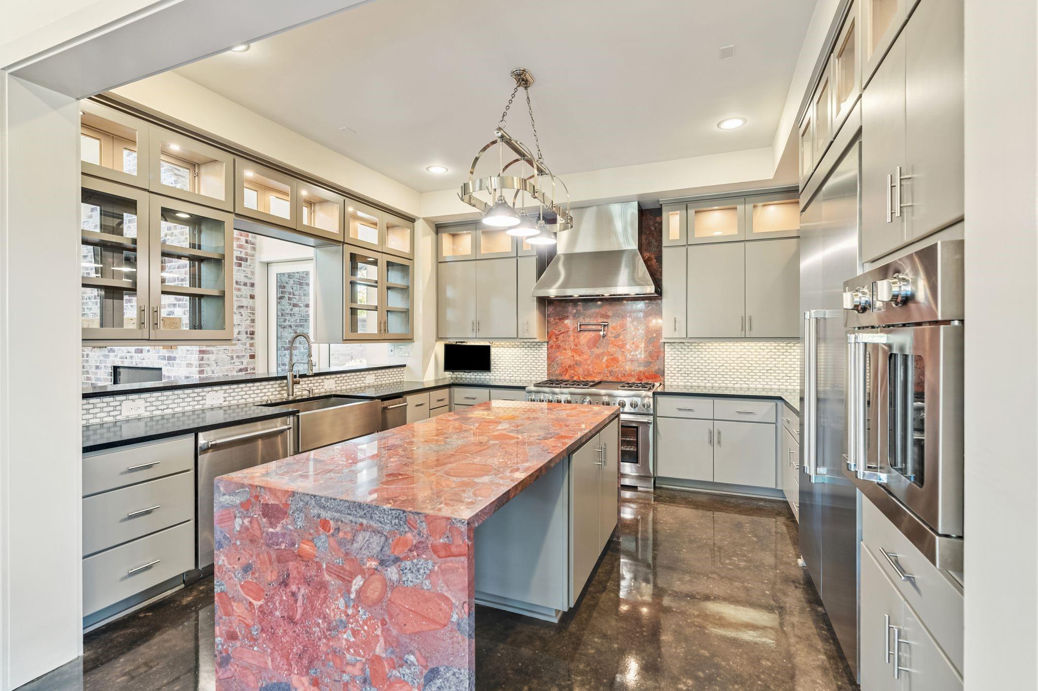 3610 Oak Forest Drive