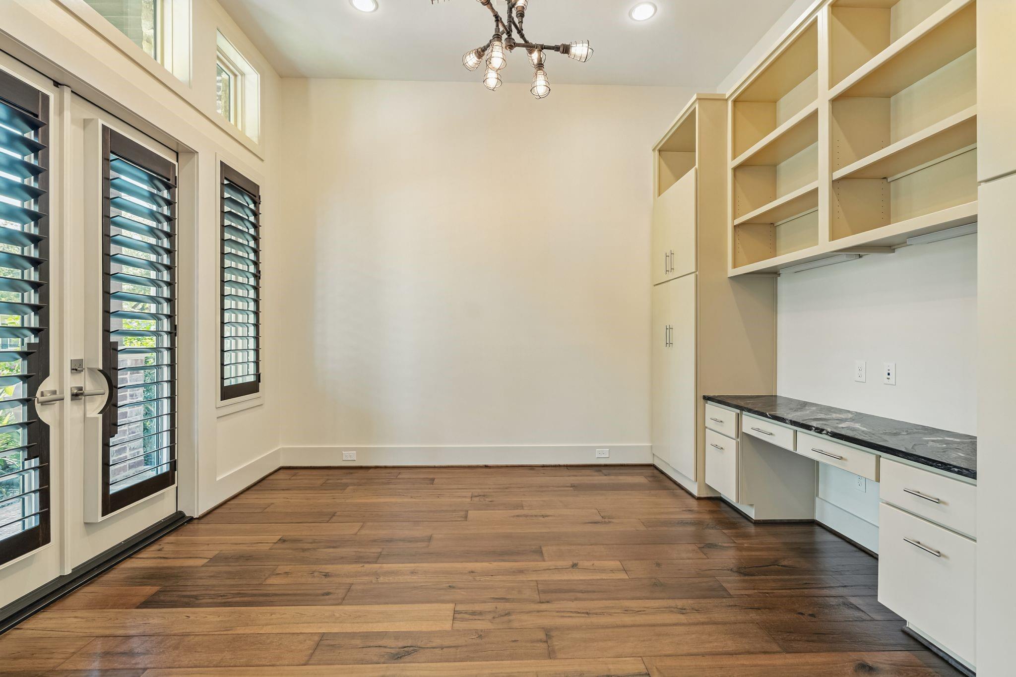 3610 Oak Forest Drive