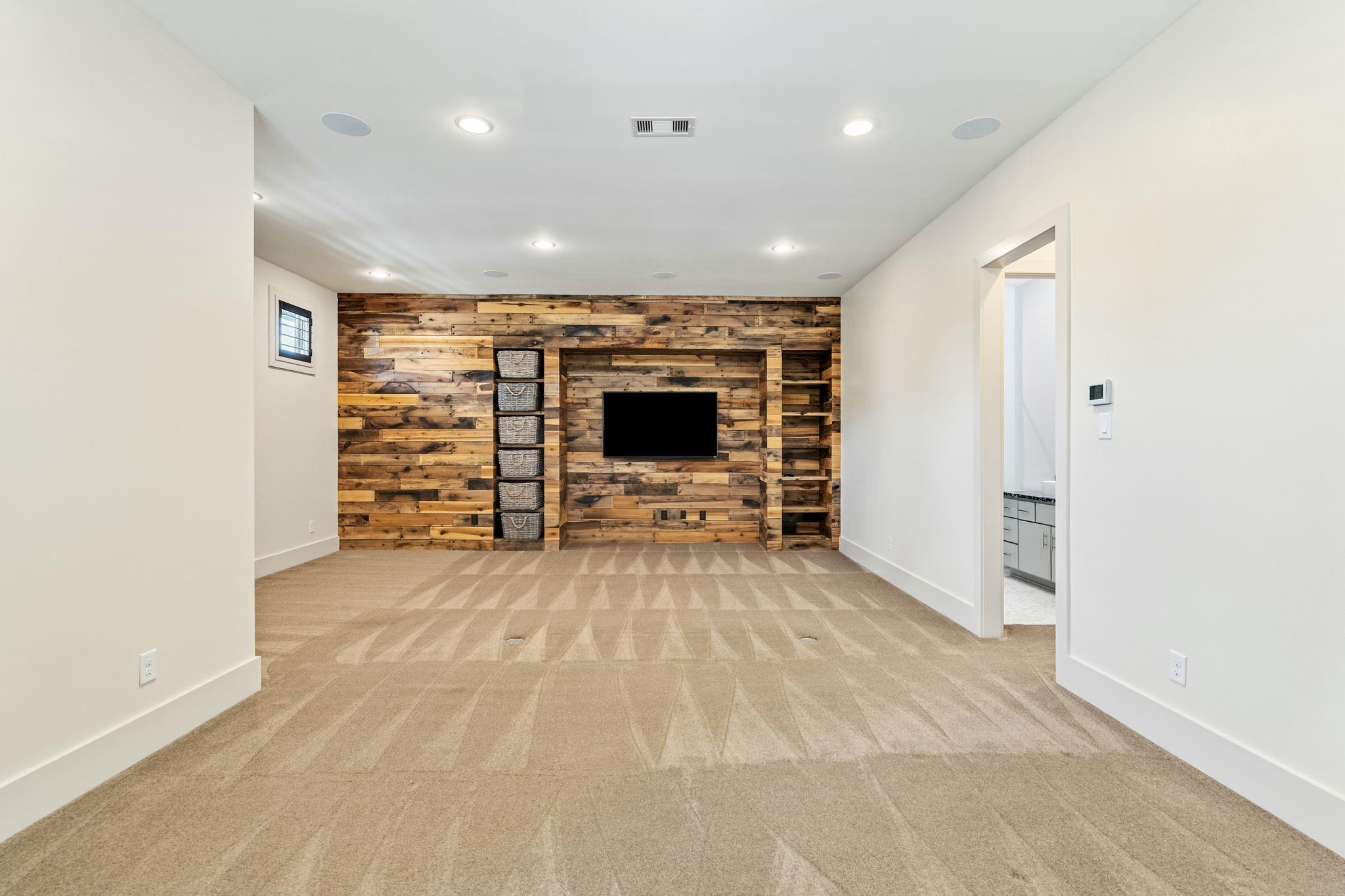 3610 Oak Forest Drive