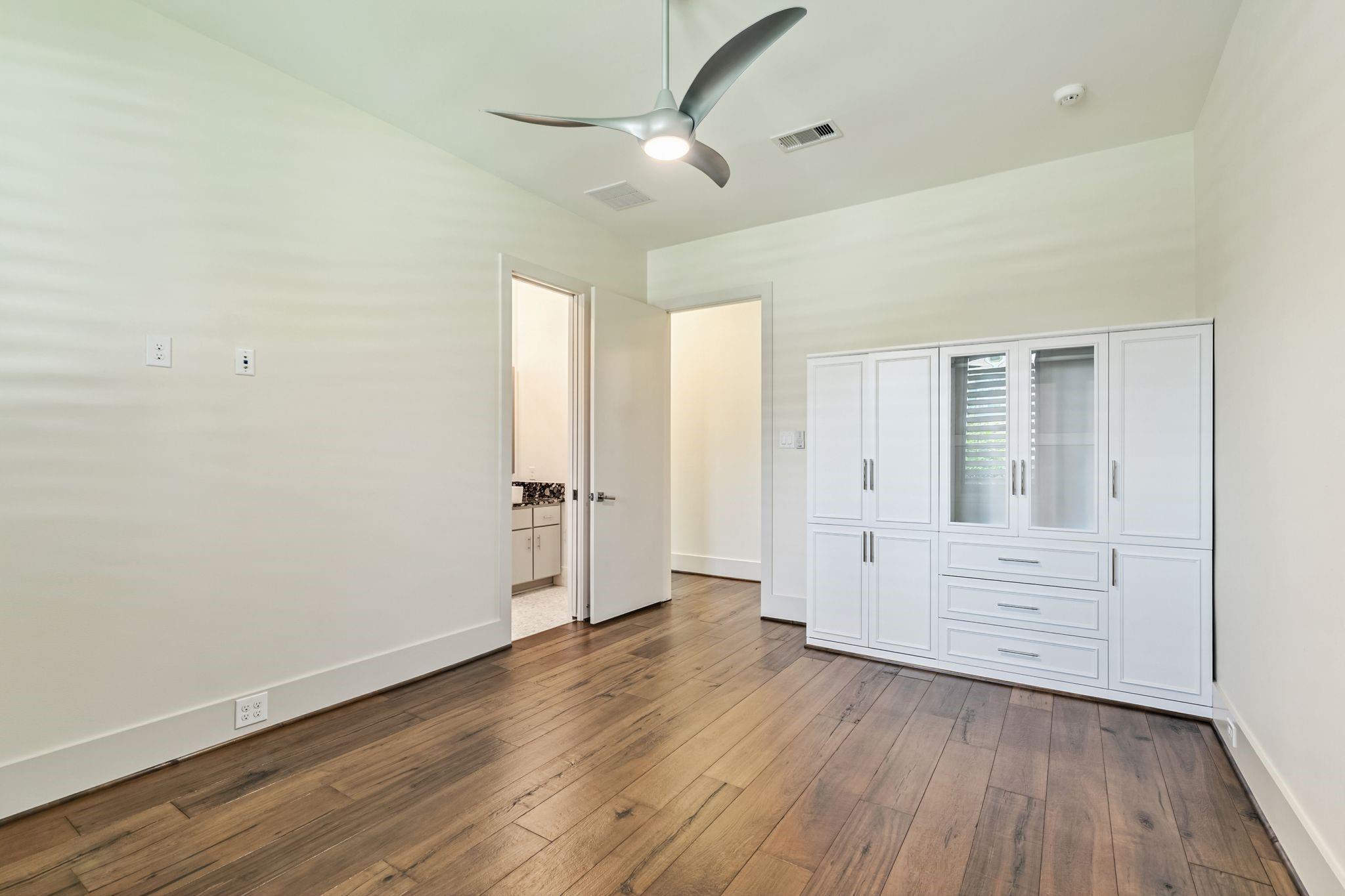 3610 Oak Forest Drive