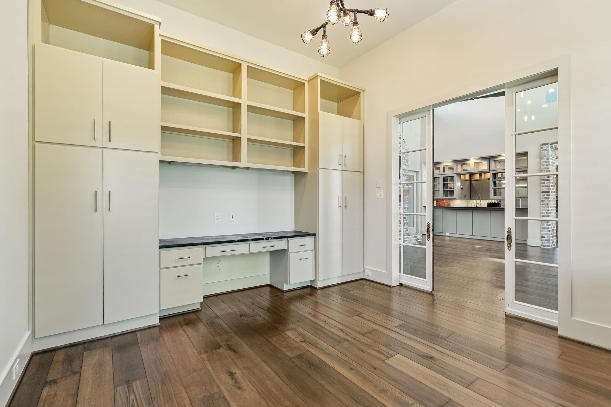 3610 Oak Forest Drive