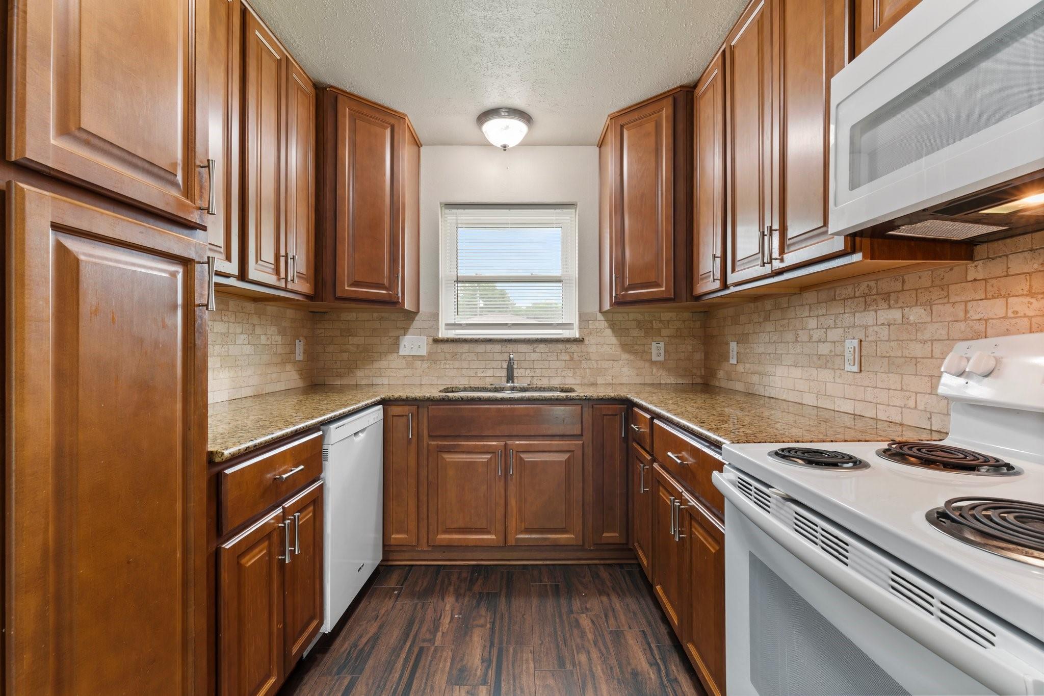 1121 E 13th Street