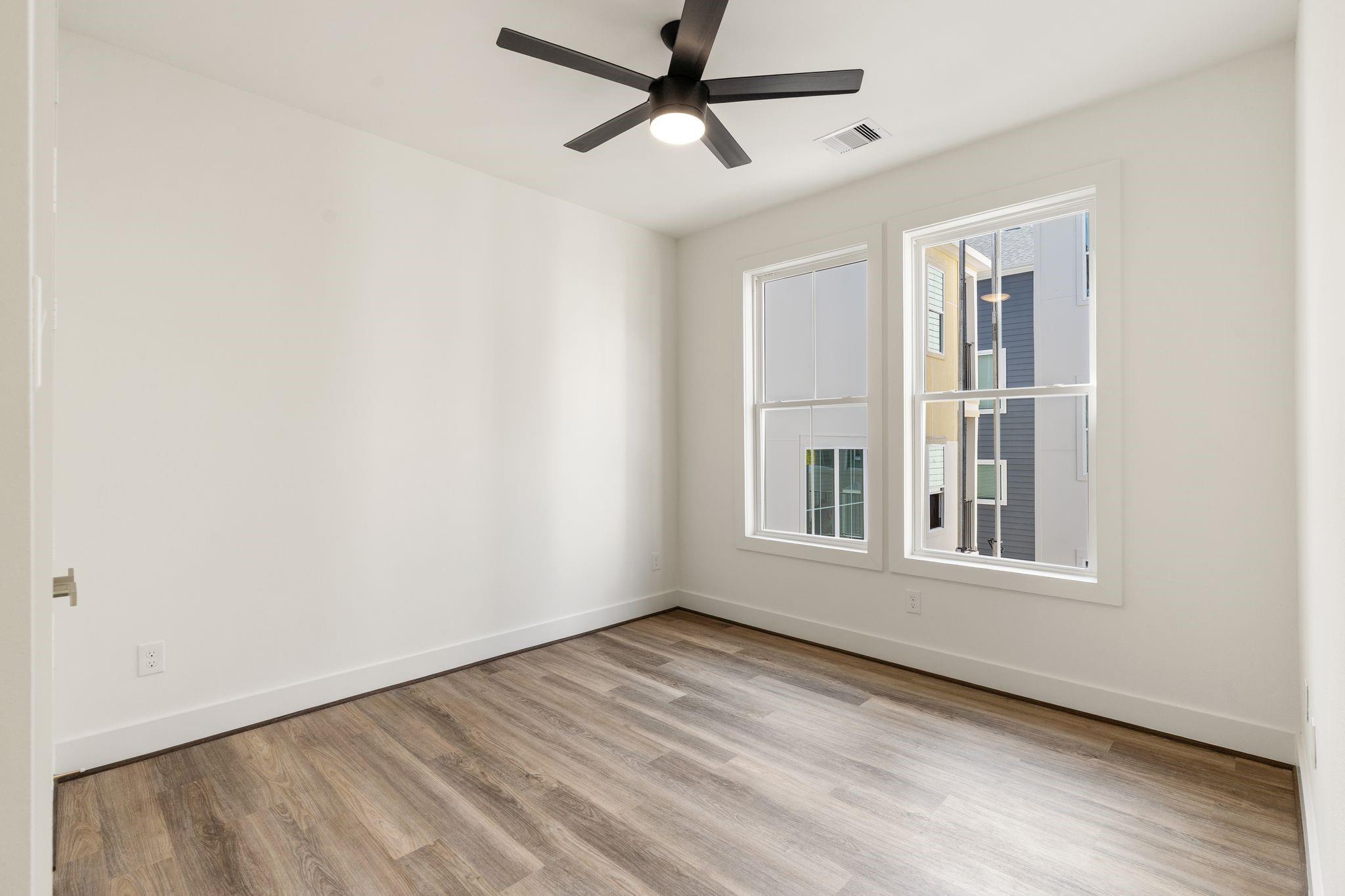 1138 W 16th Street