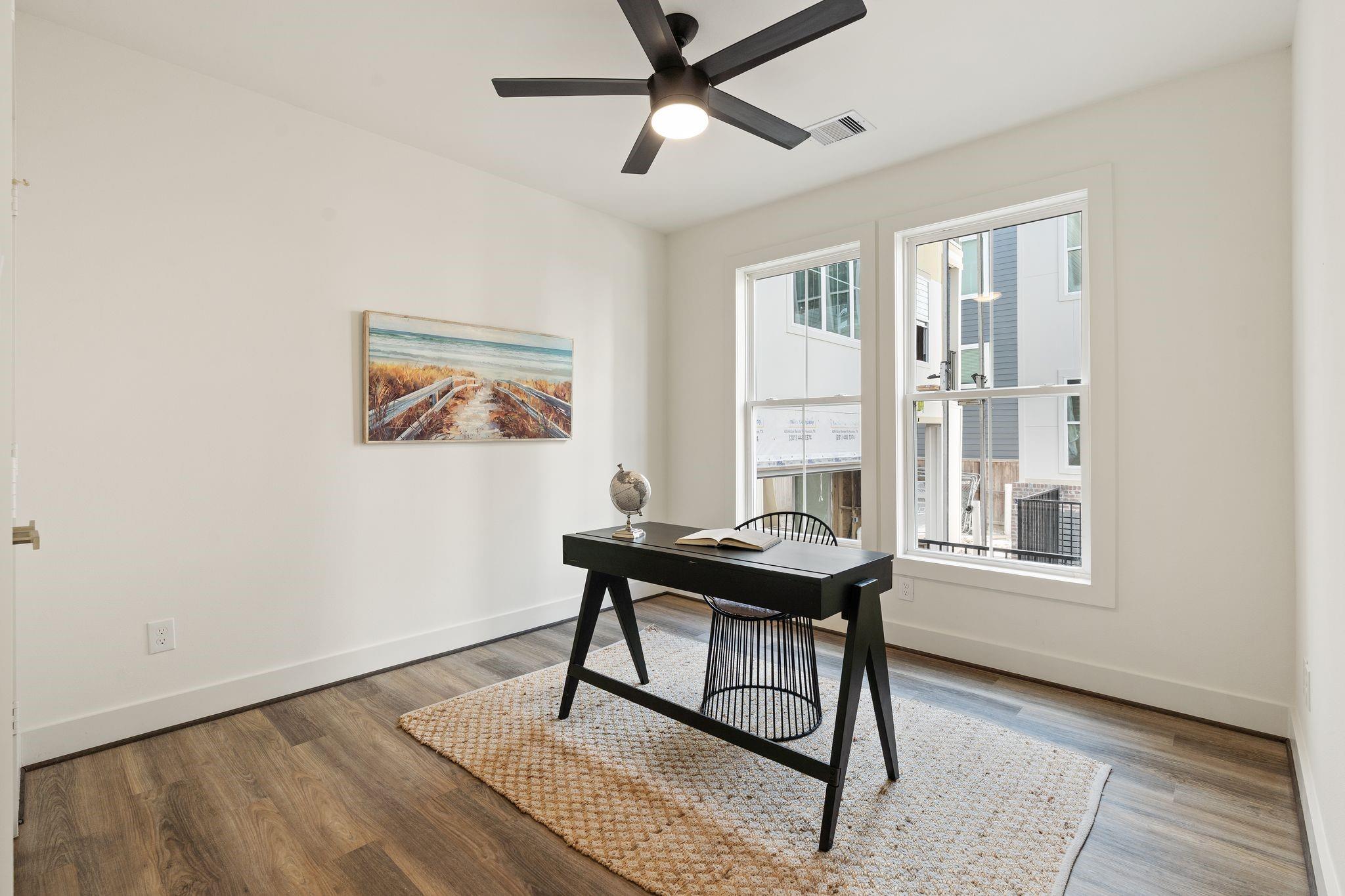 1142 W 16th Street
