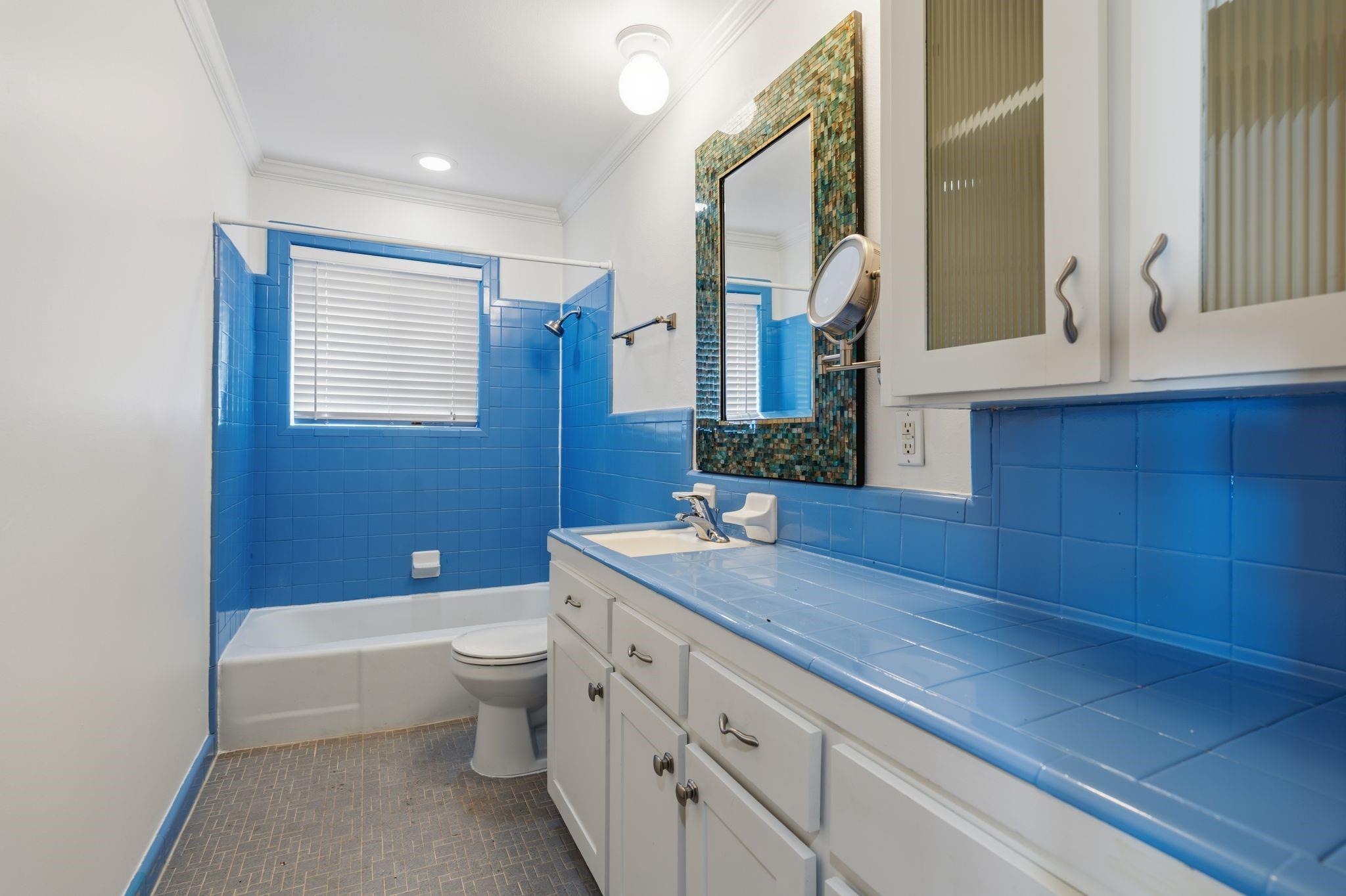 5307 Poinciana Drive