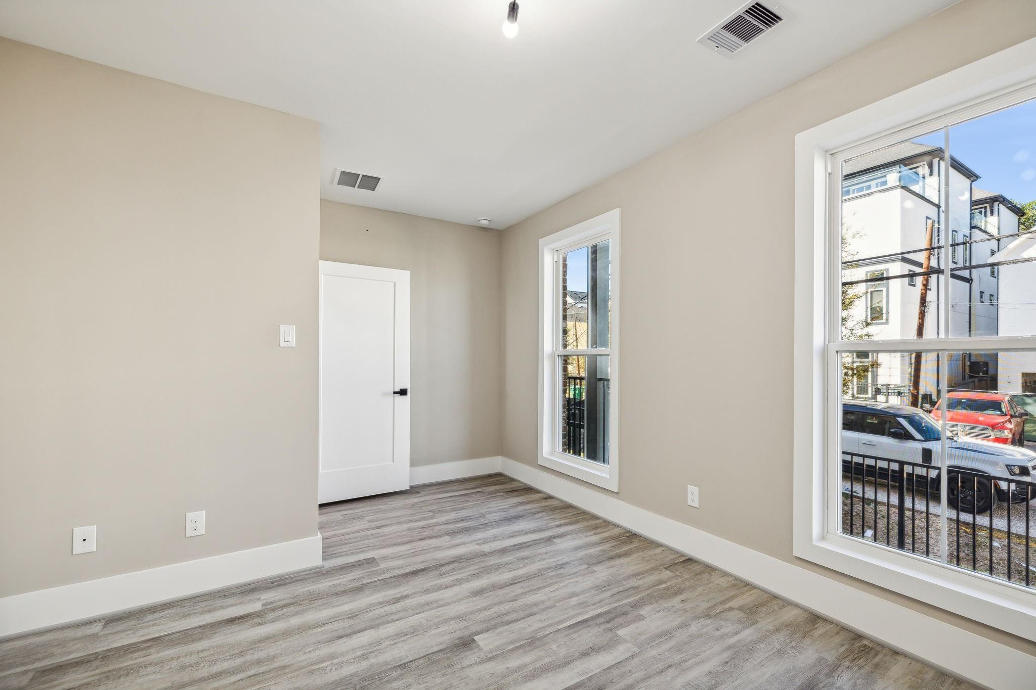1138 W 16th Street