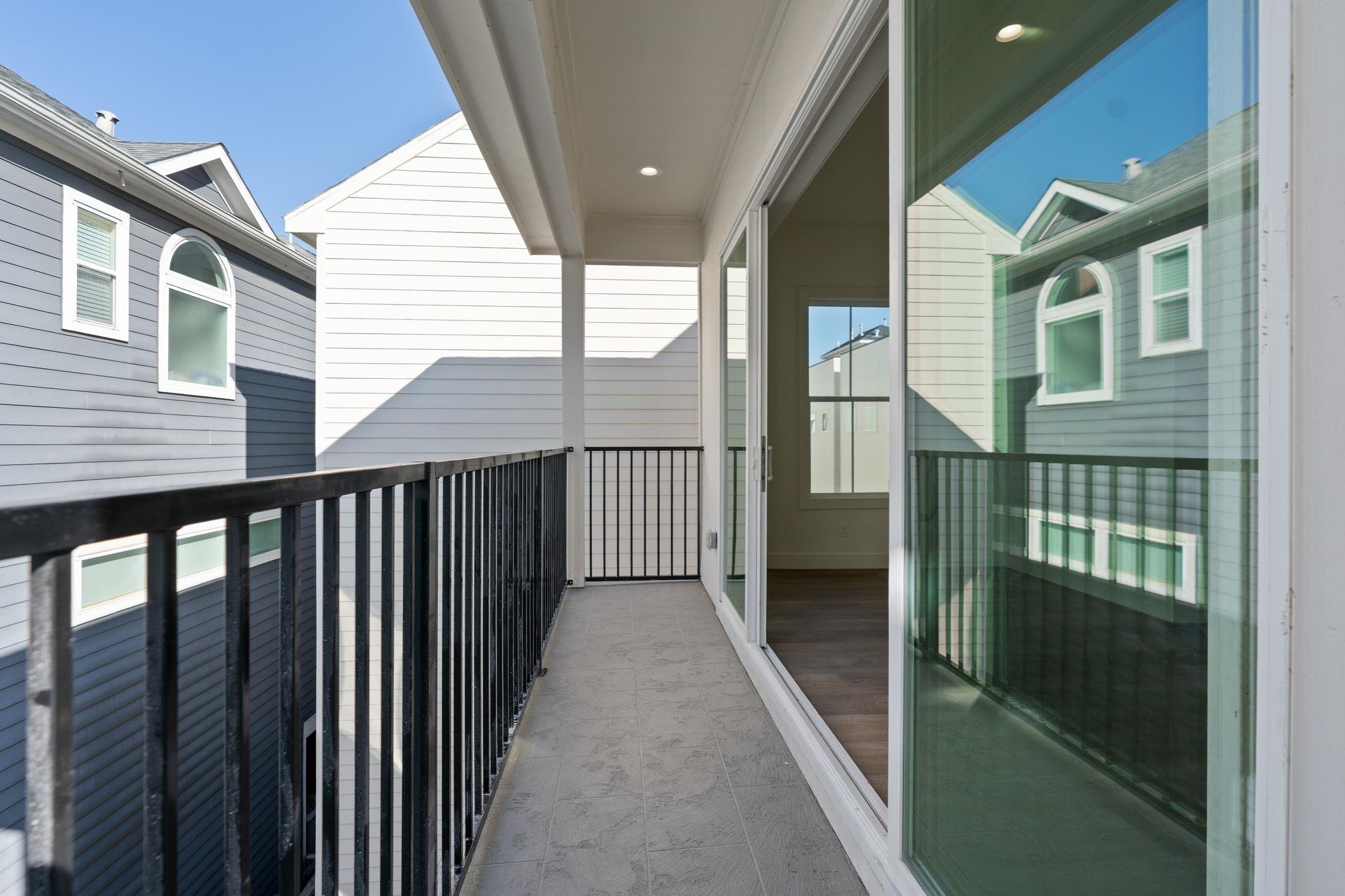 1140 W 16th St Street