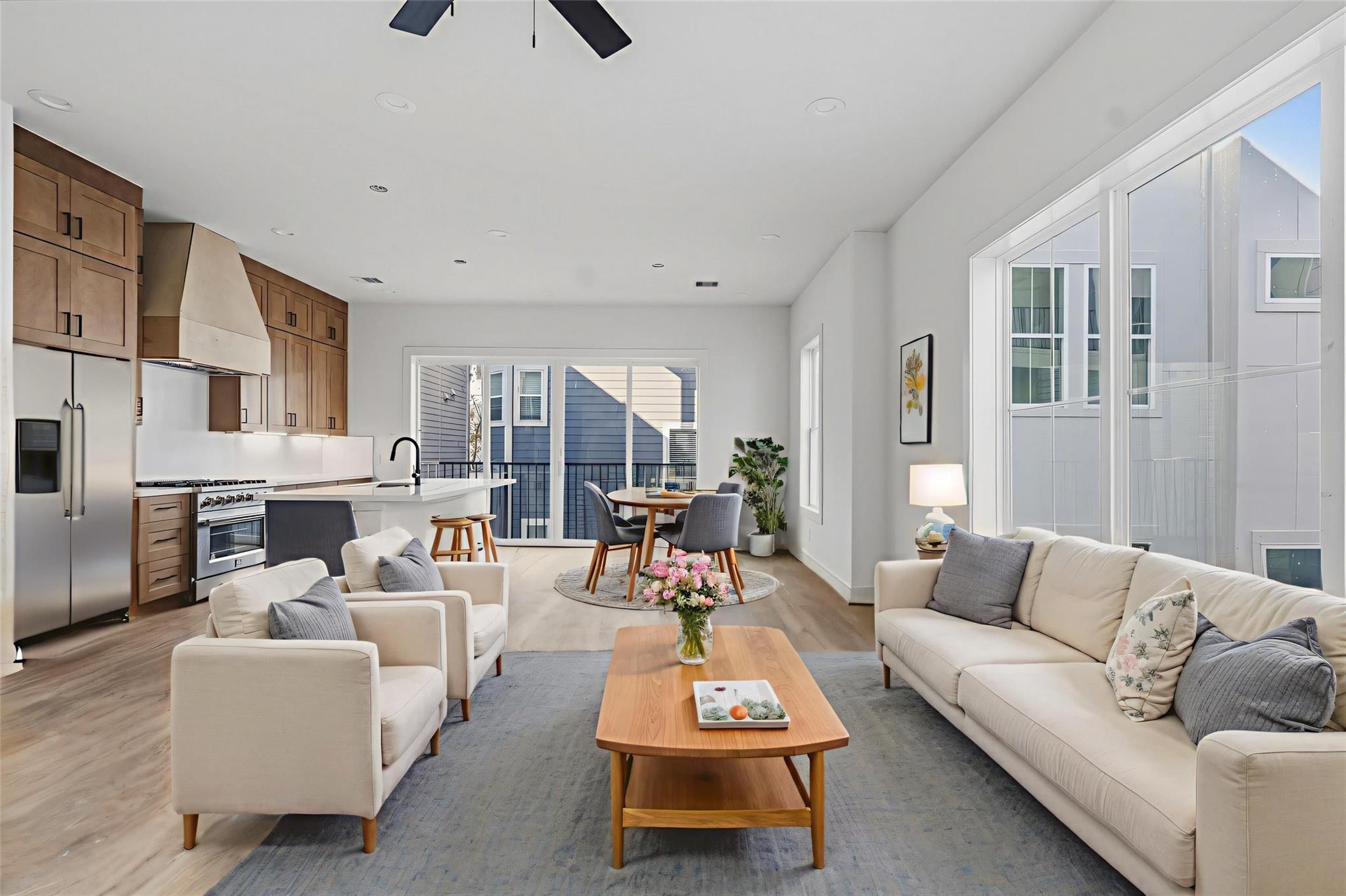 1140 W 16th St Street