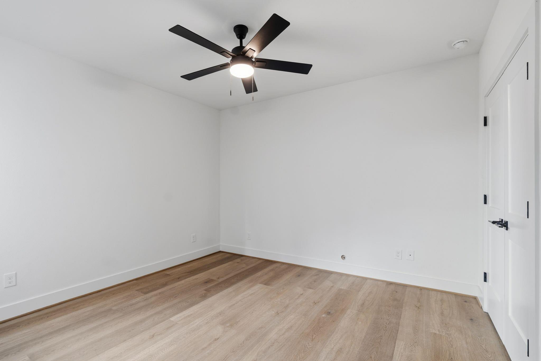 1140 W 16th St Street