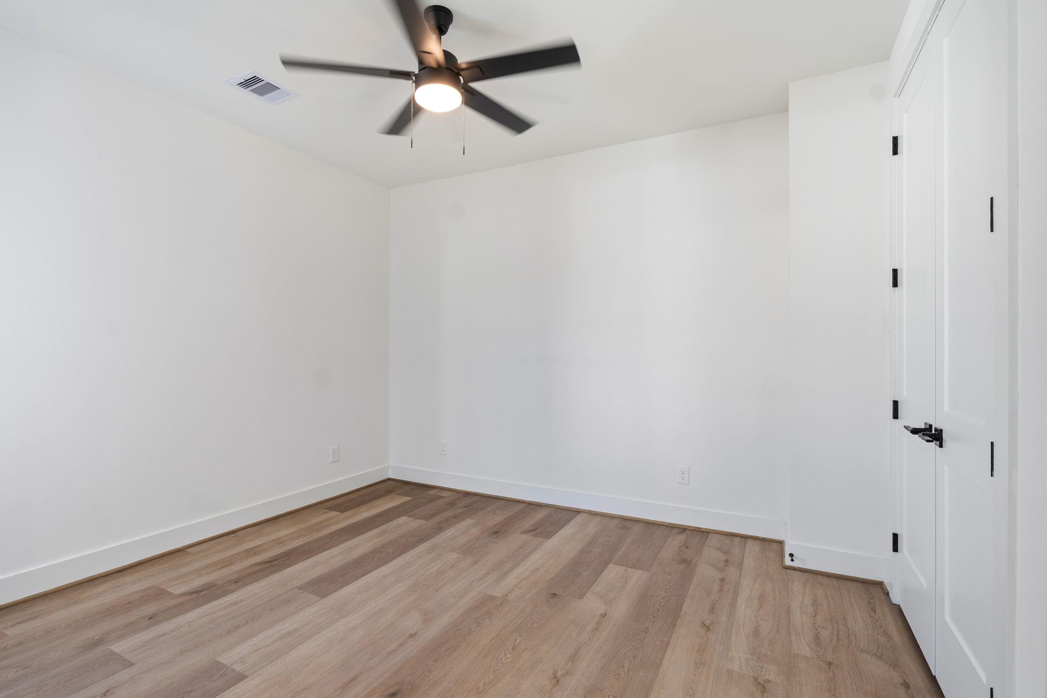 1140 W 16th St Street