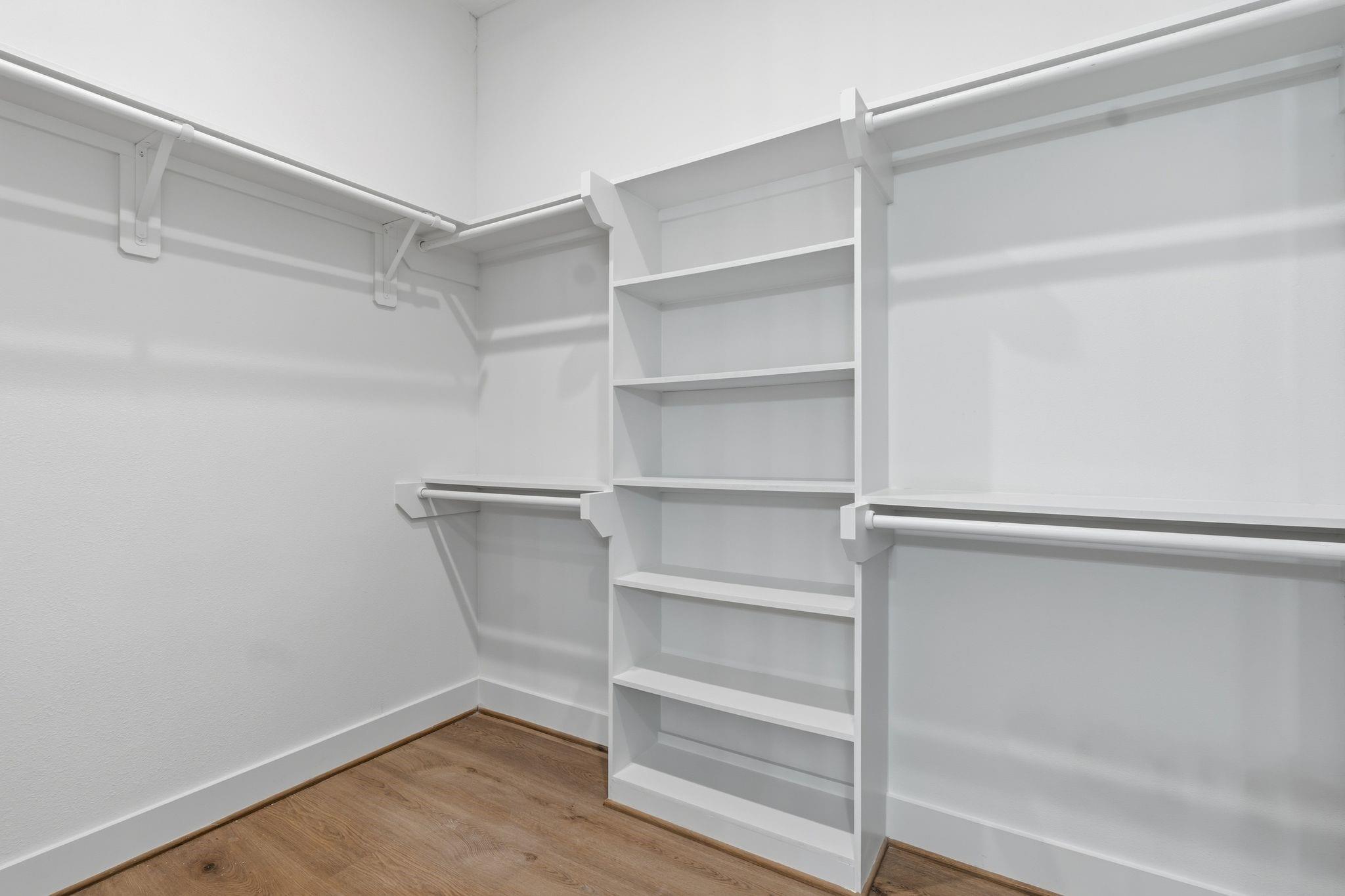 1140 W 16th St Street