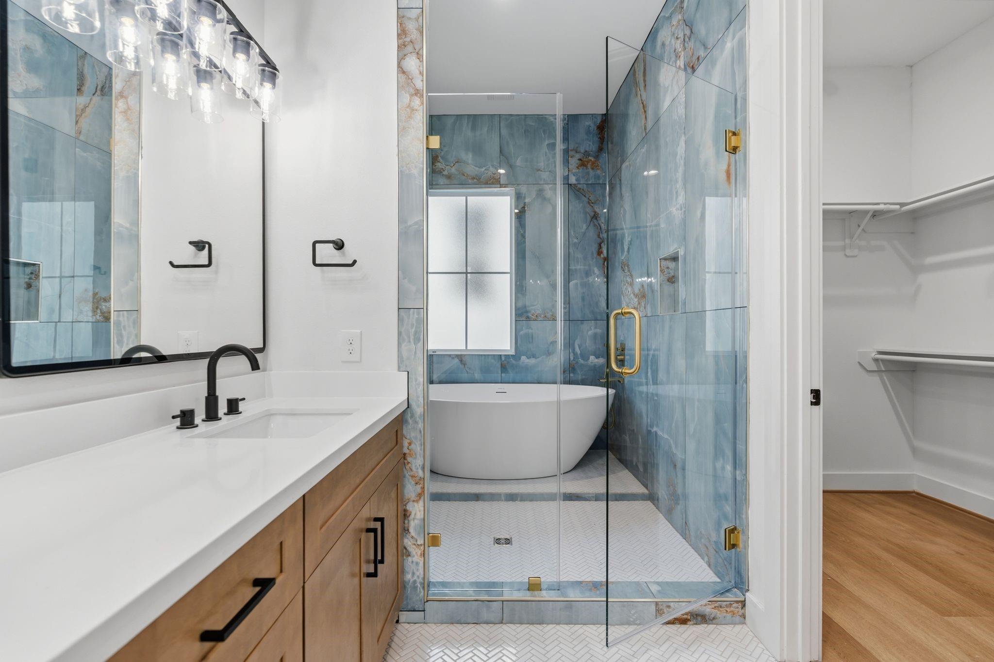 1140 W 16th St Street