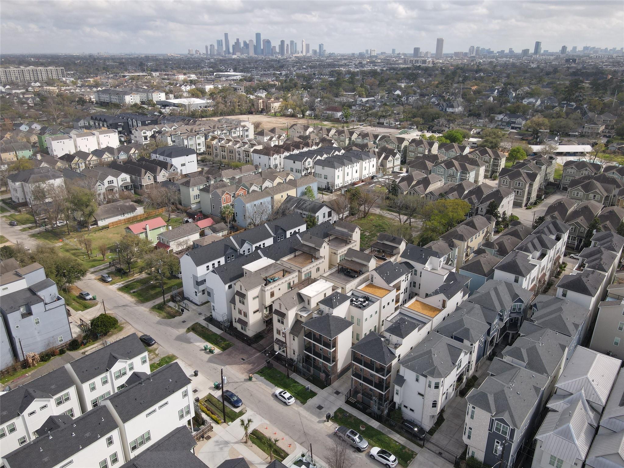 1140 W 16th St Street