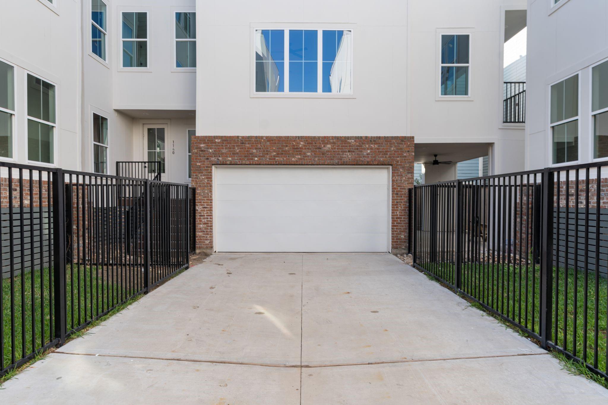 1140 W 16th St Street