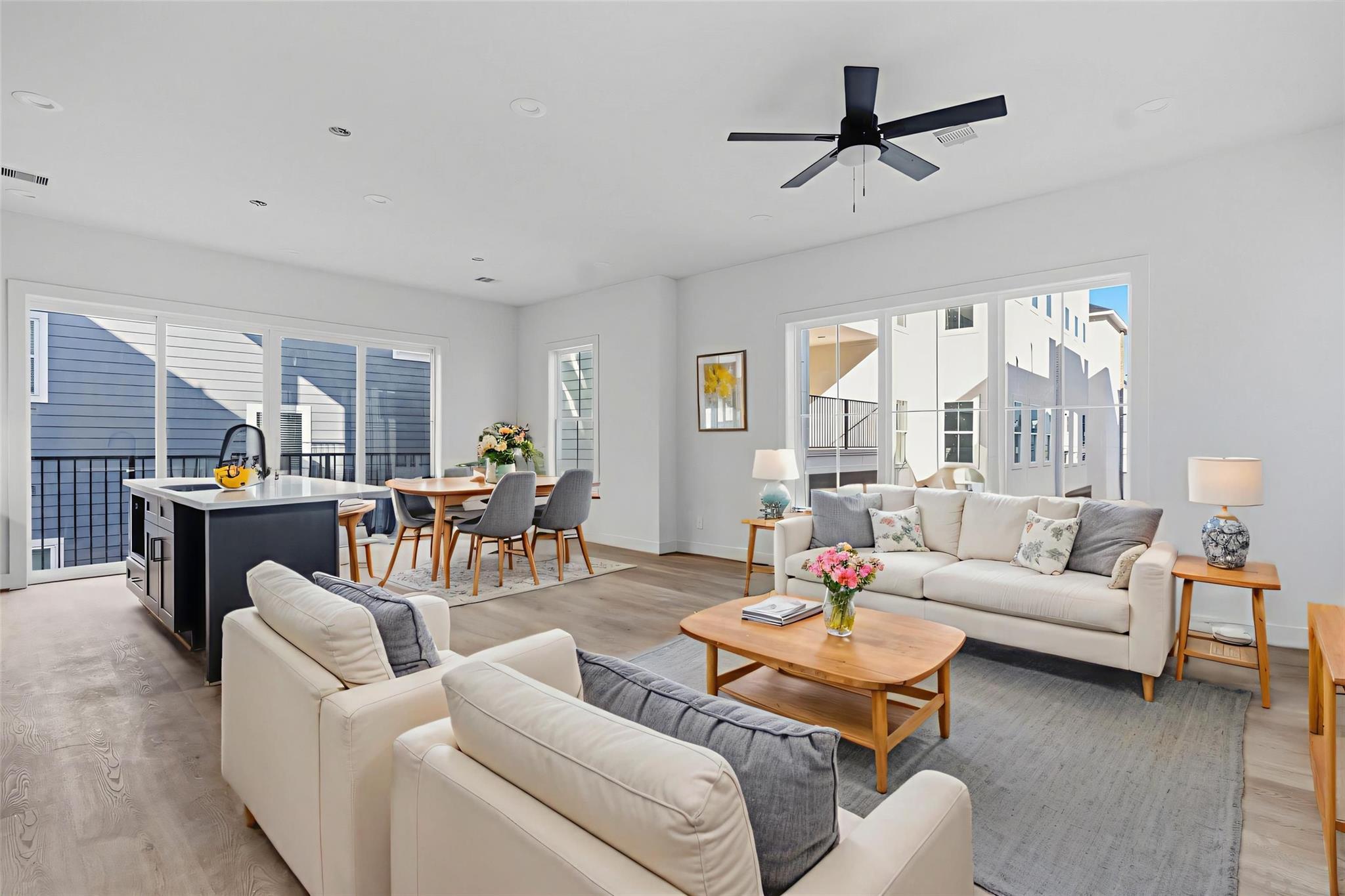 1140 W 16th St Street