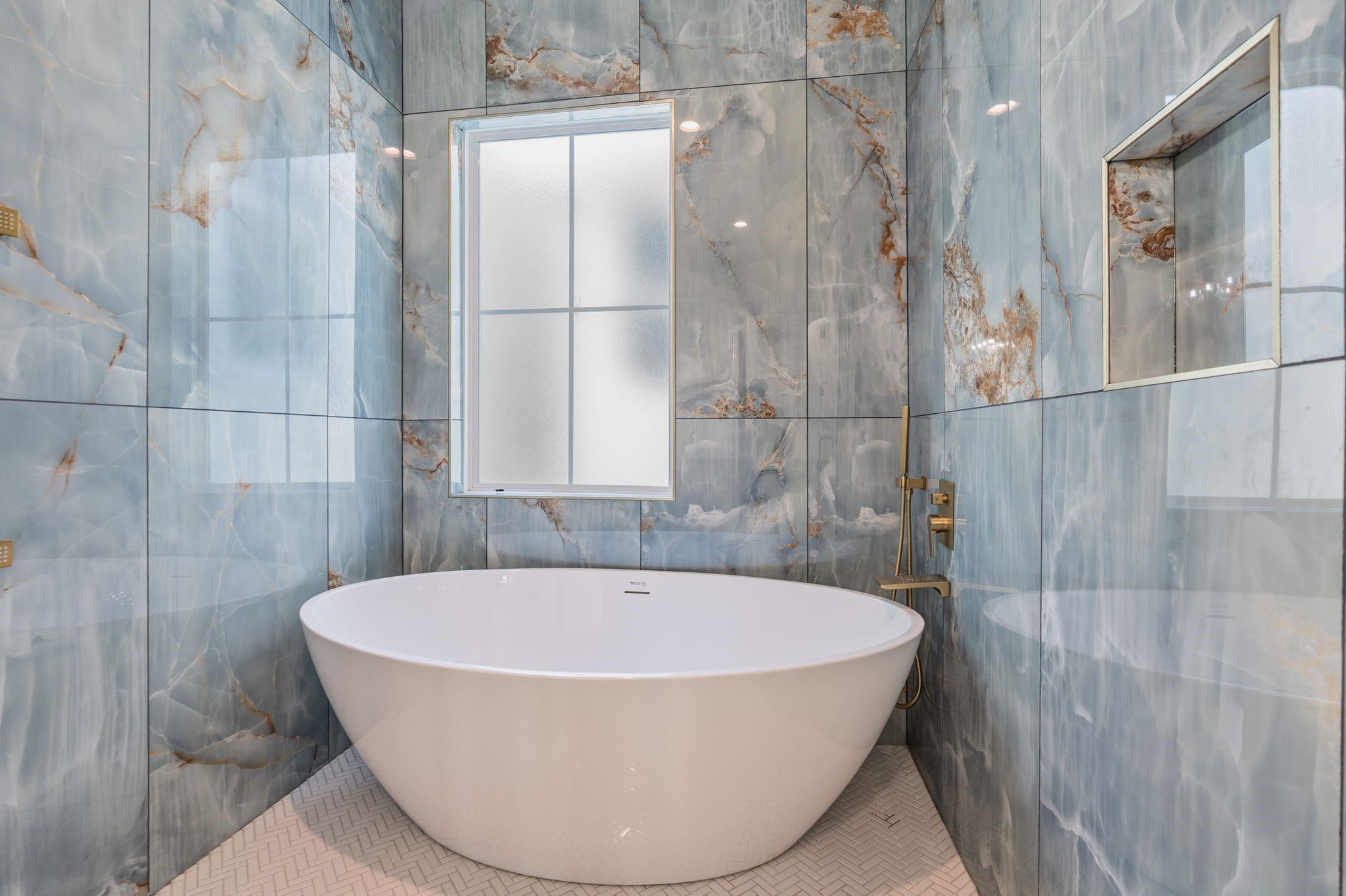 1140 W 16th St Street