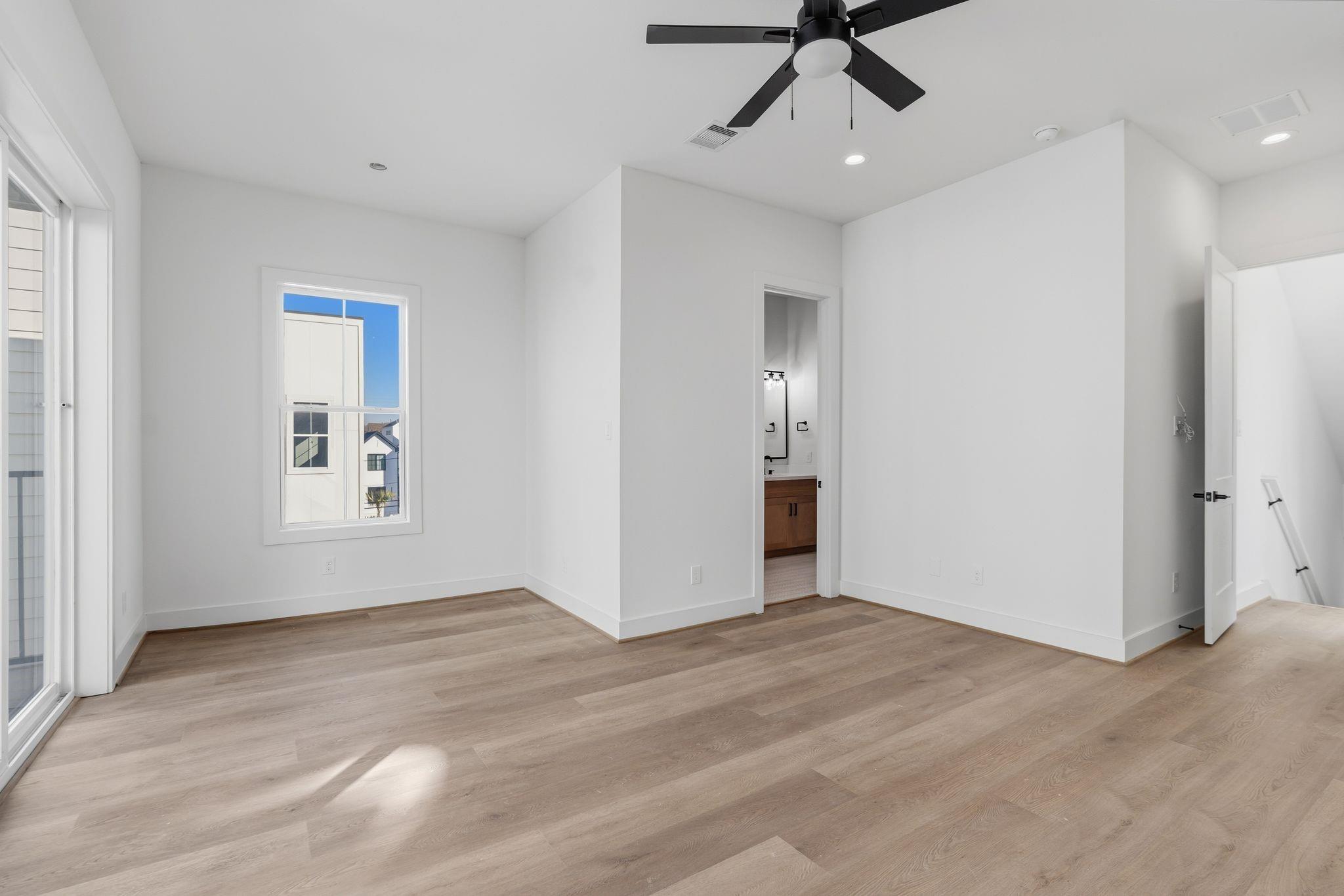 1140 W 16th St Street