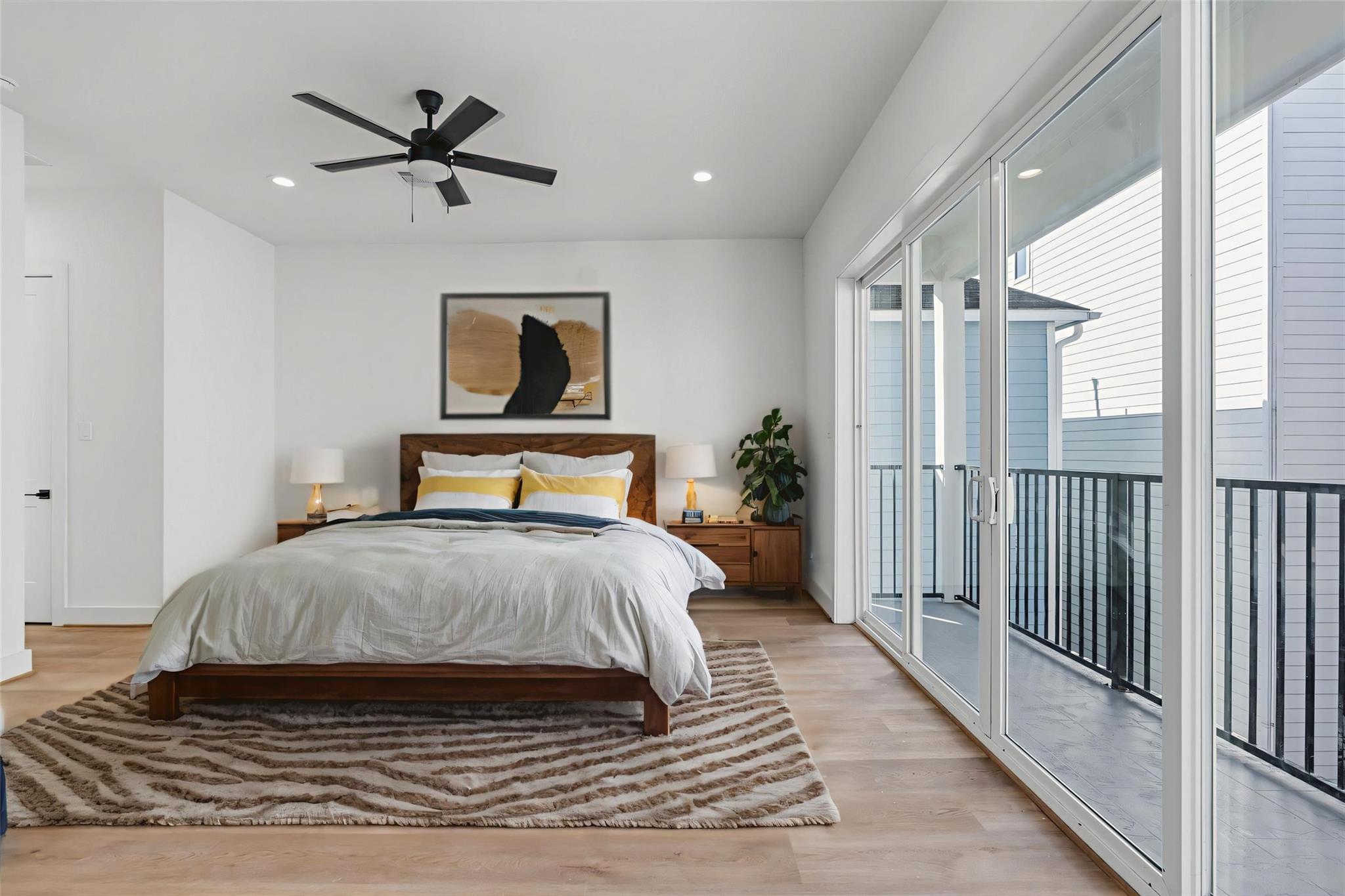 1140 W 16th St Street