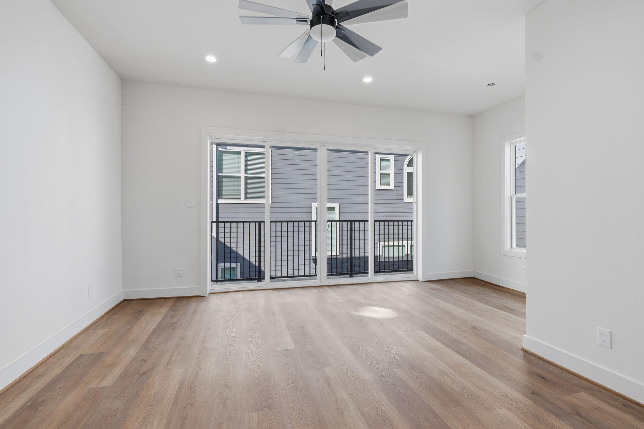 1140 W 16th St Street