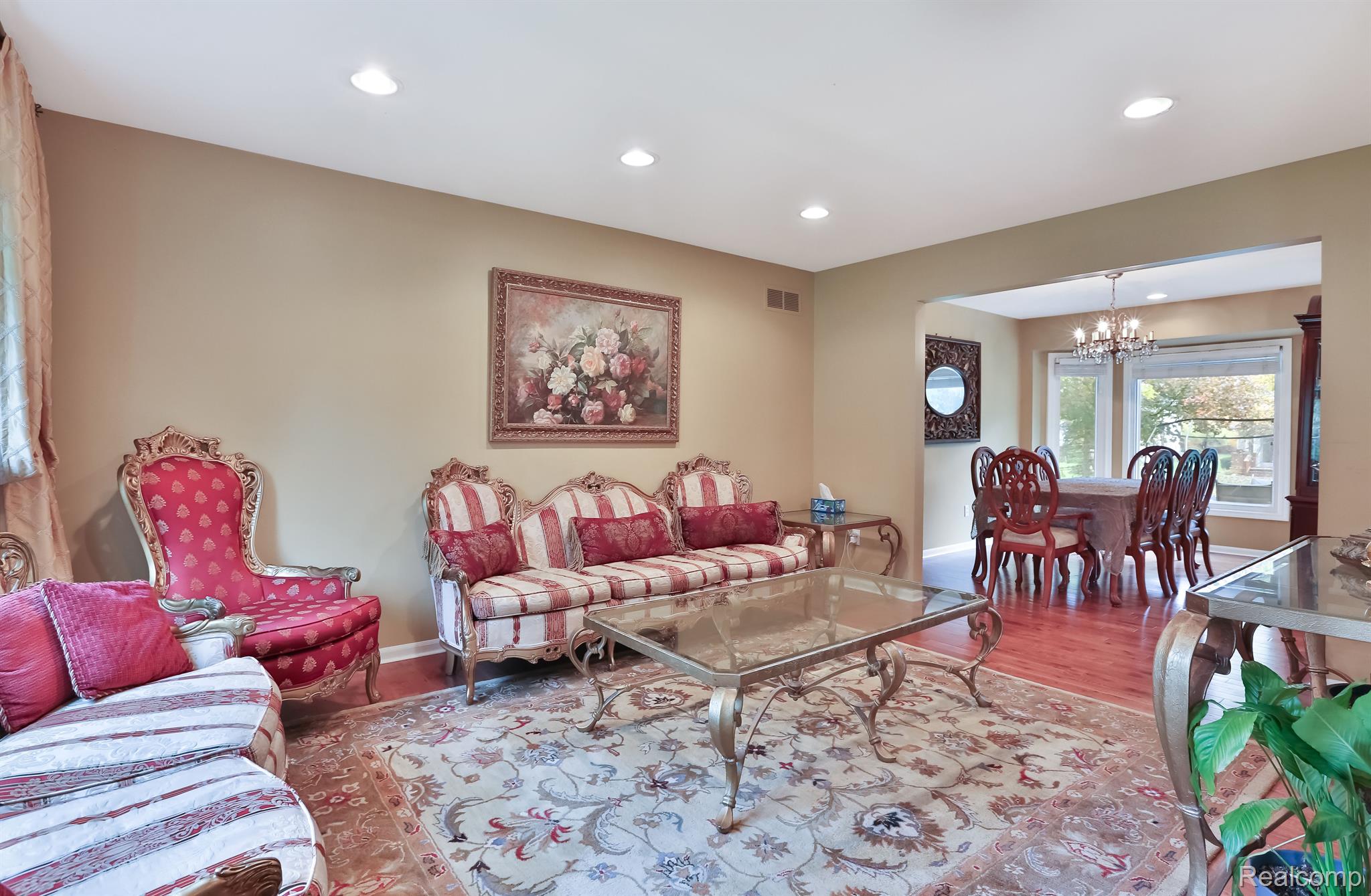 6826 SHELLDRAKE Drive