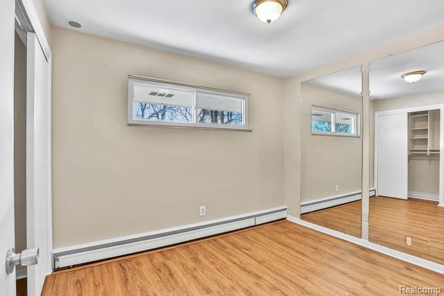 146 W HICKORY GROVE Road