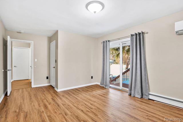 146 W HICKORY GROVE Road
