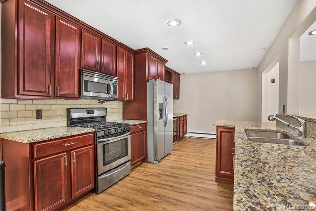 146 W HICKORY GROVE Road