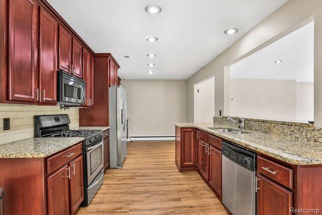 146 W HICKORY GROVE Road