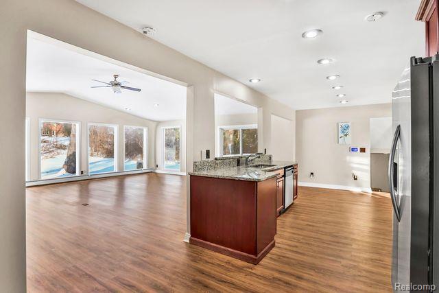 146 W HICKORY GROVE Road
