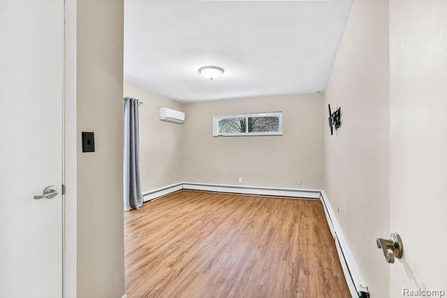 146 W HICKORY GROVE Road