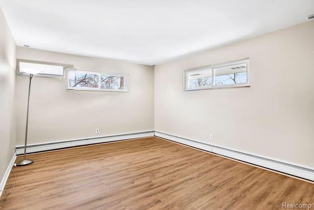 146 W HICKORY GROVE Road