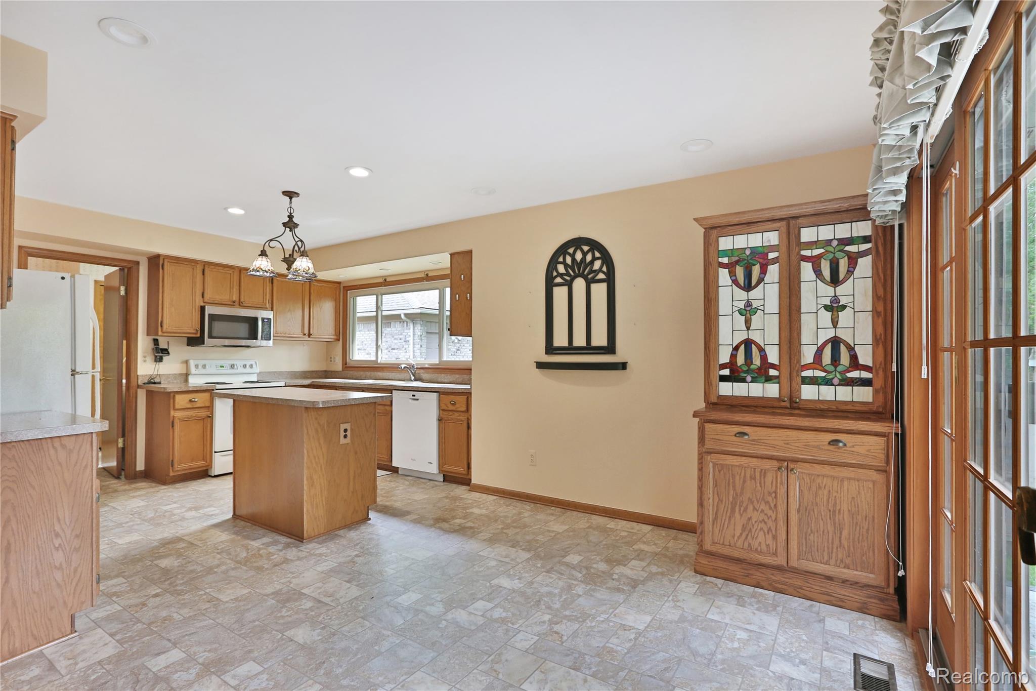 20310 Oneida Drive