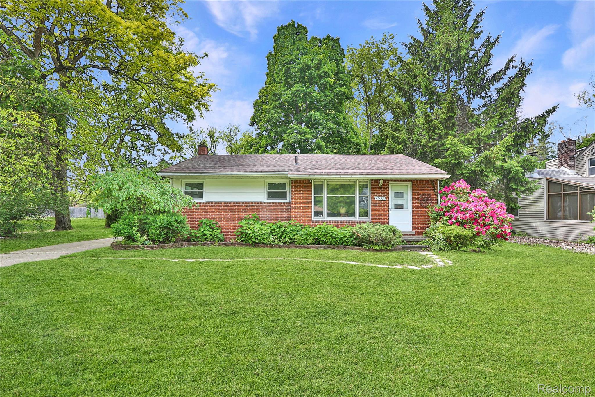 17153 Ryland