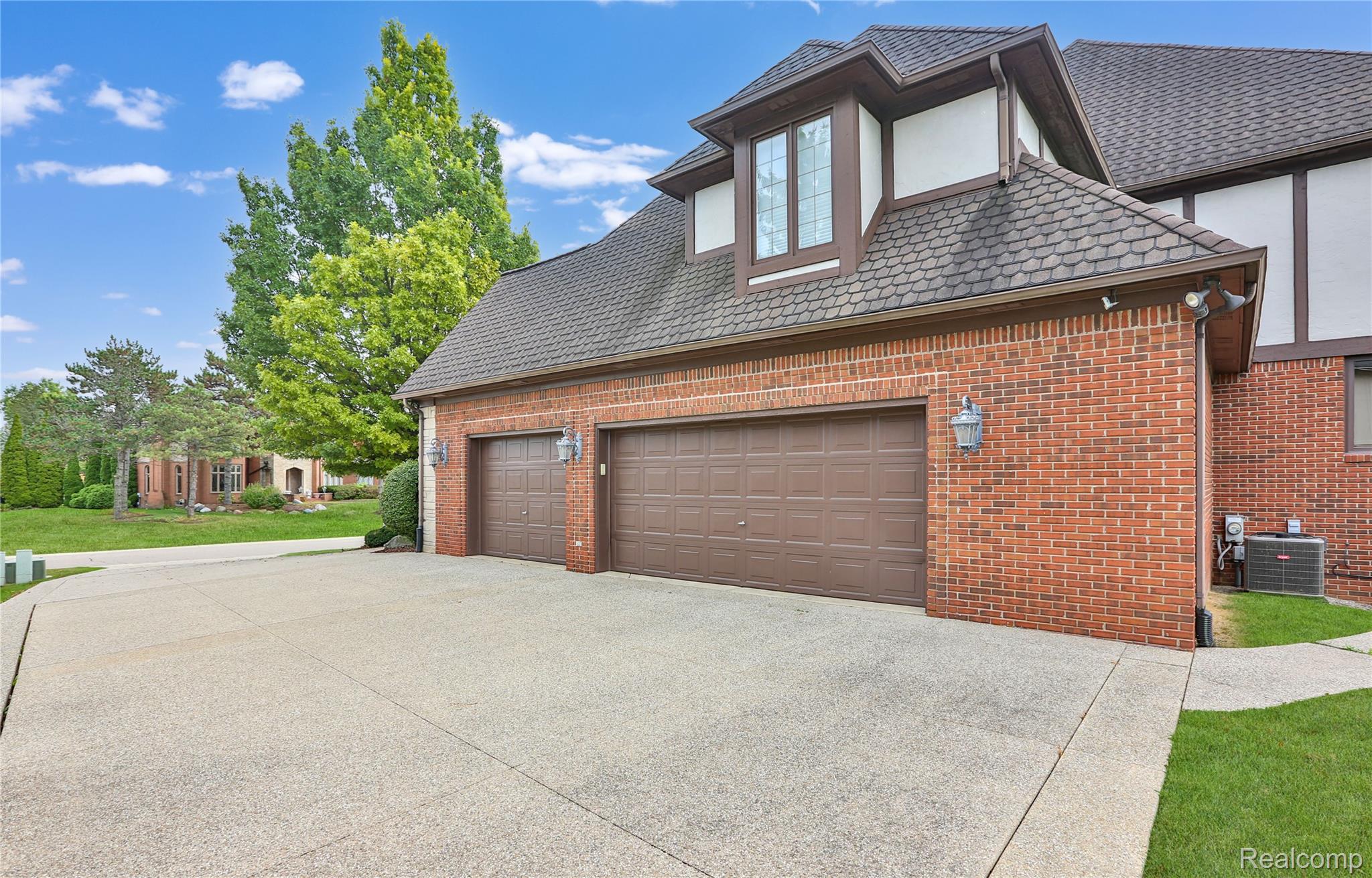 5826 Murfield Drive