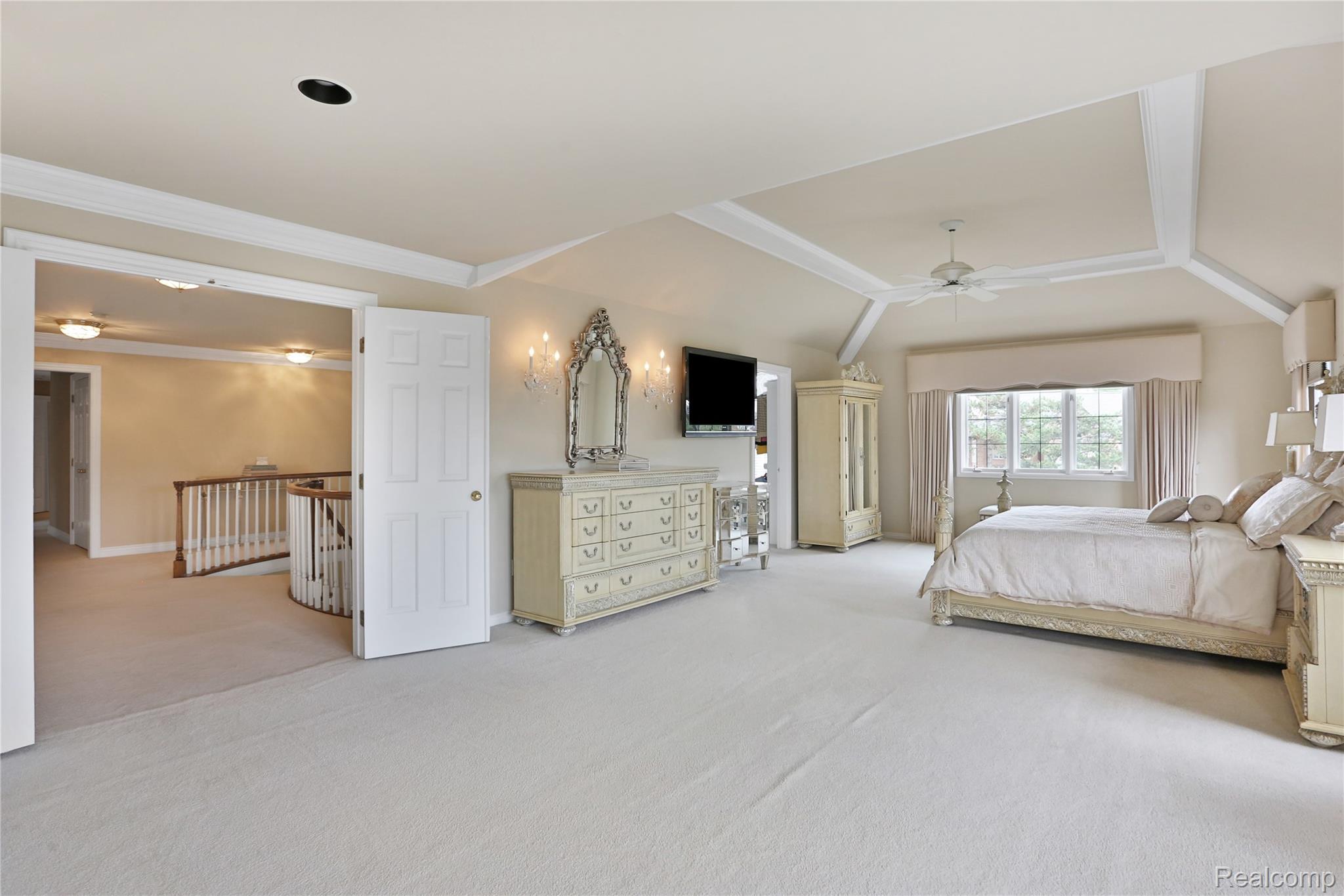 5826 Murfield Drive