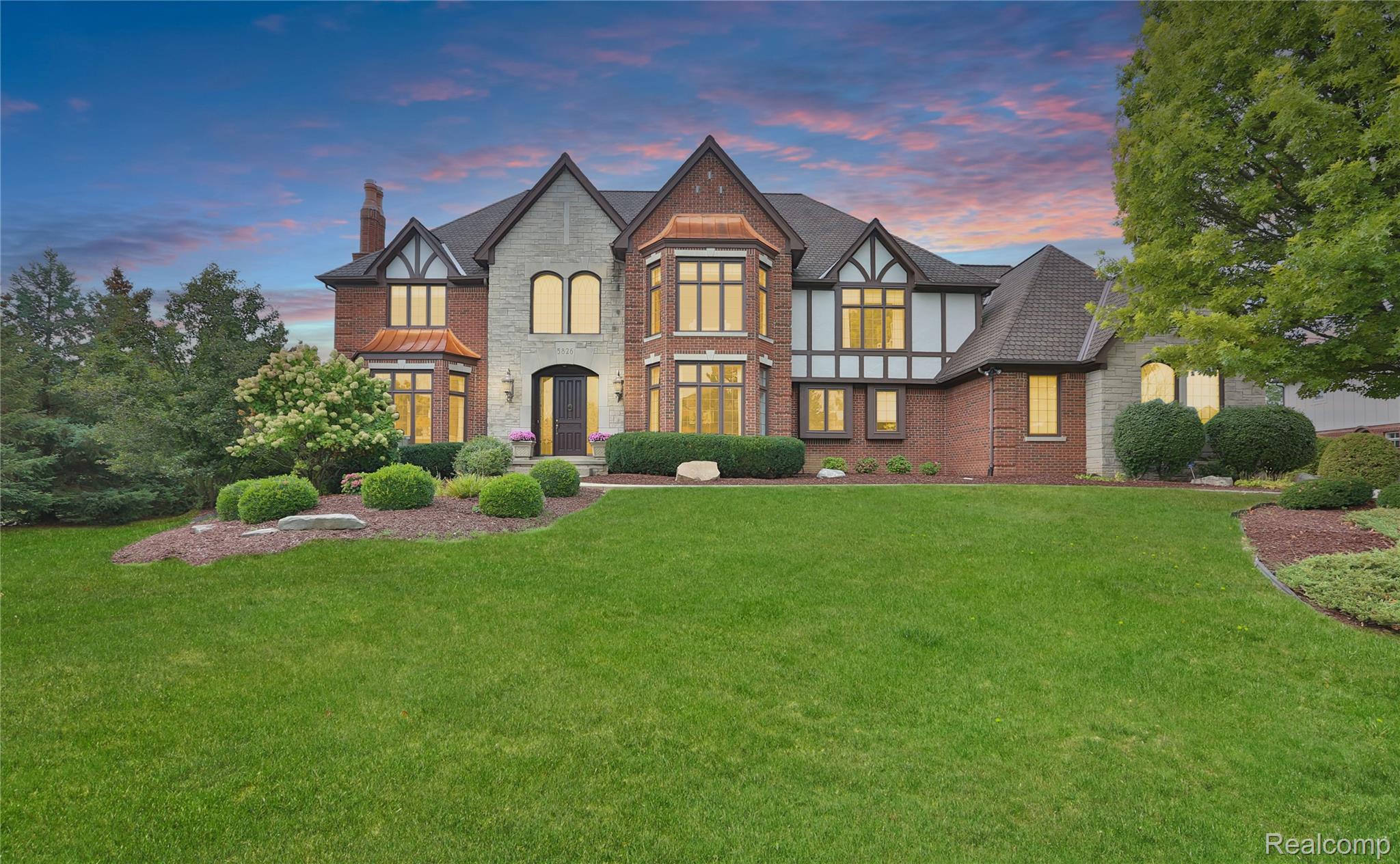 5826 Murfield Drive