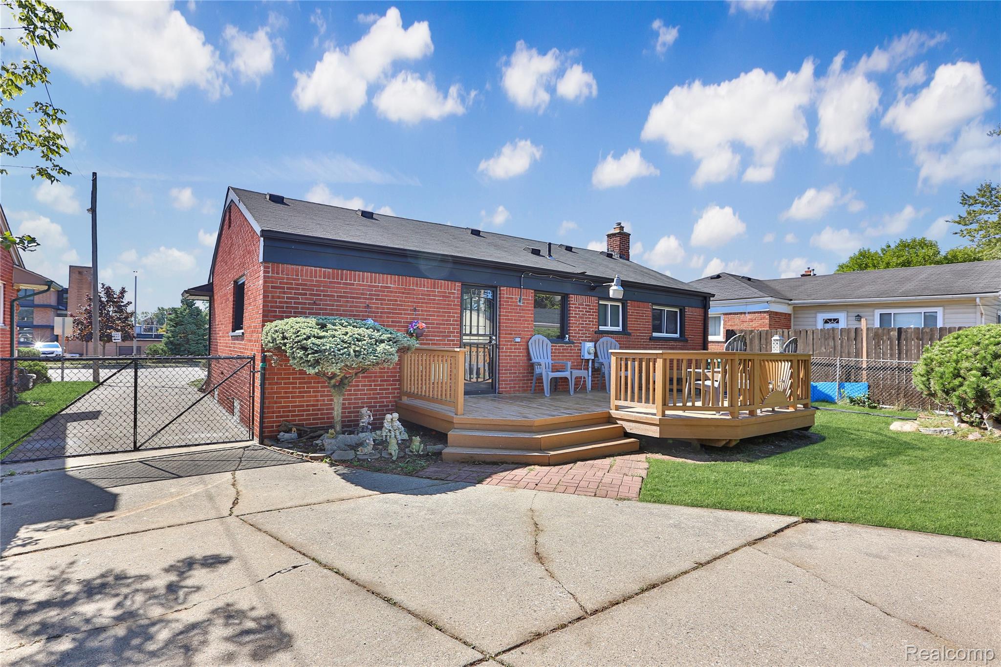 27704 Maplewood Street