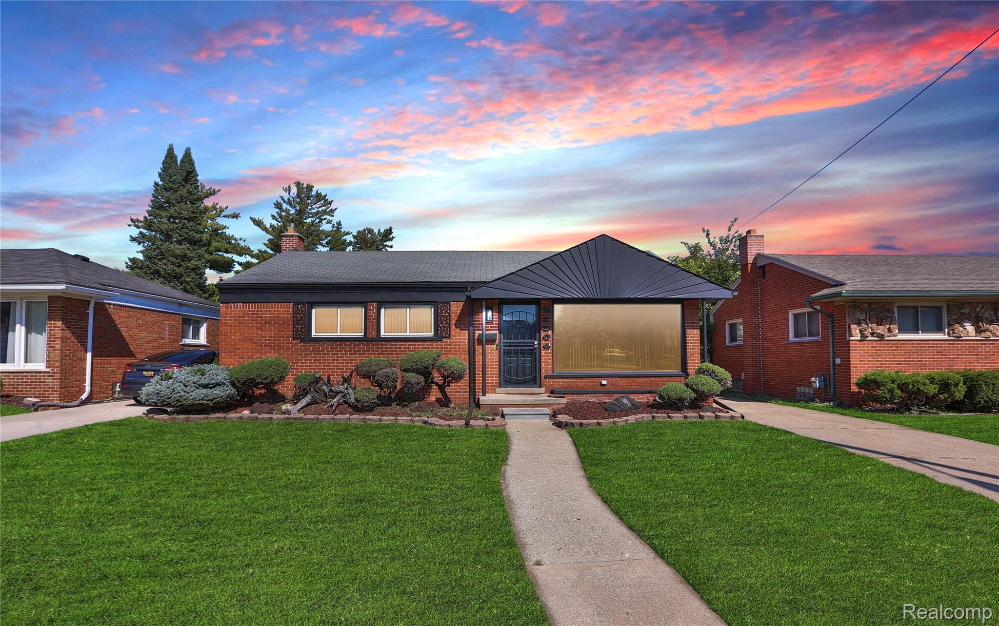 27704 Maplewood Street