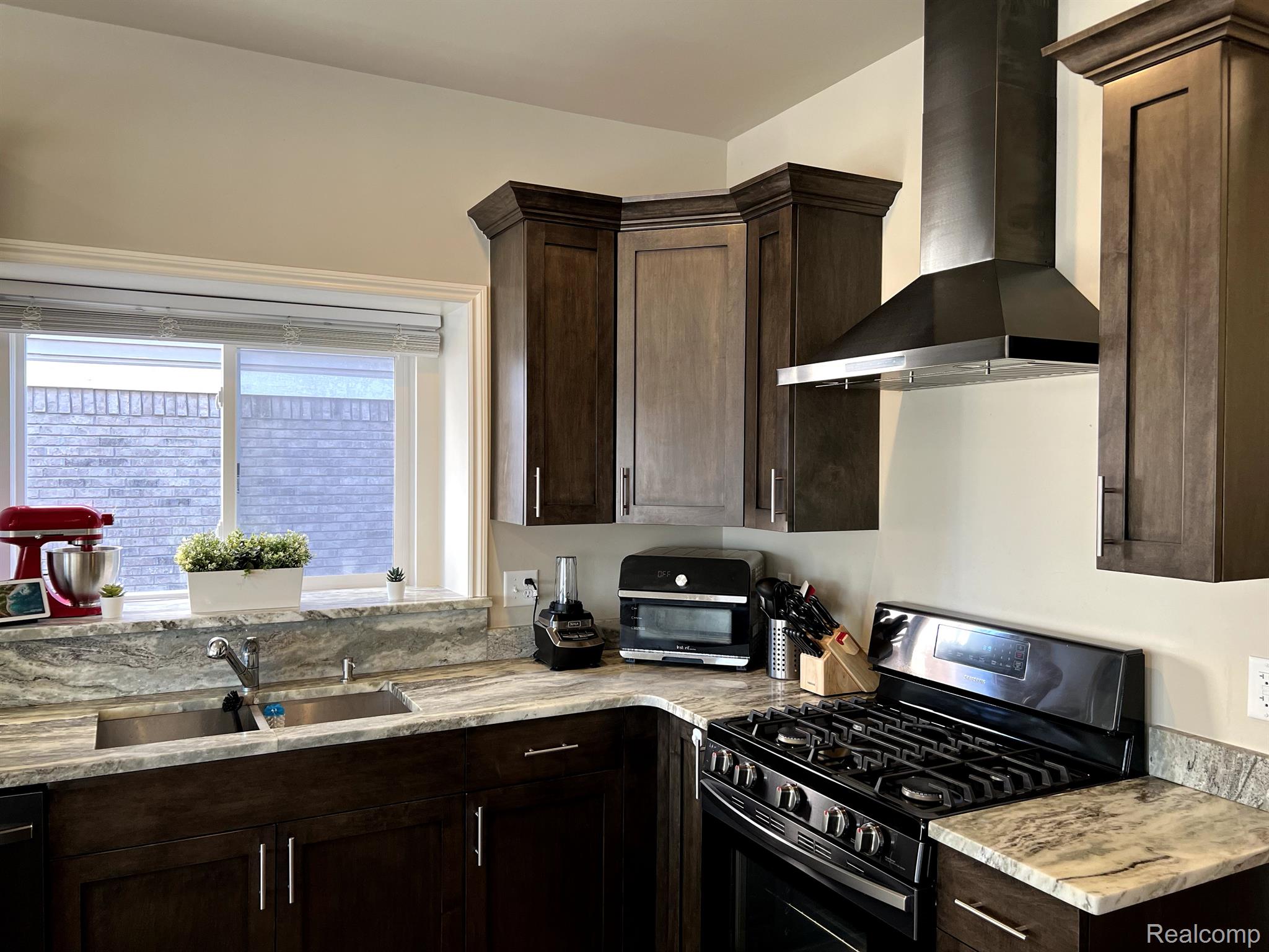 13788 GRANDEUR Avenue